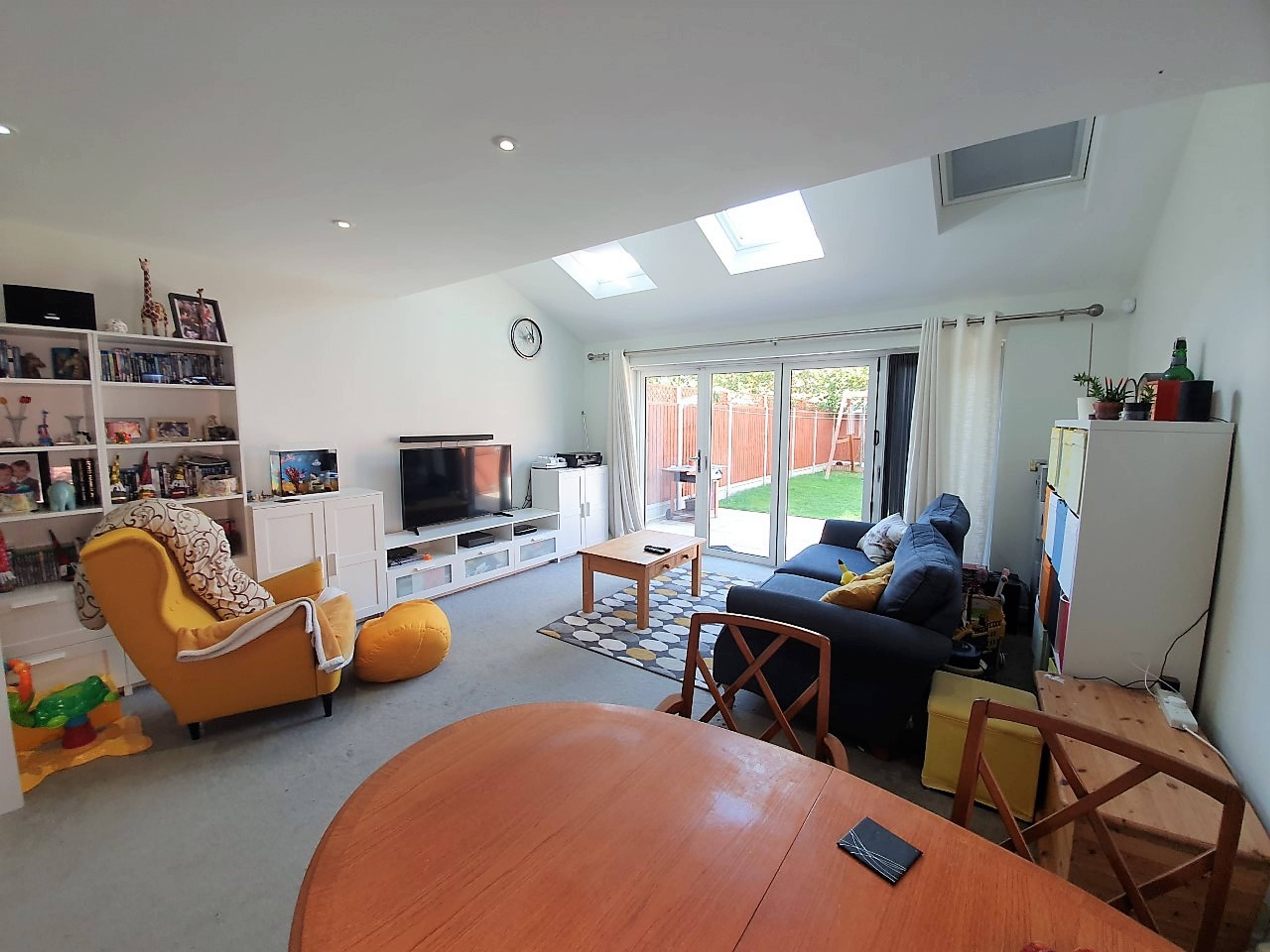 Lounge/Dining Room