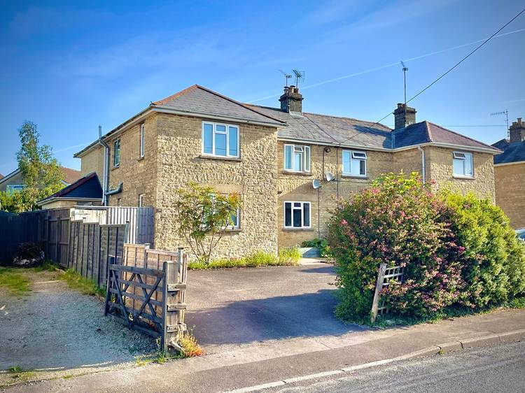 4 bedroom semi-detached house