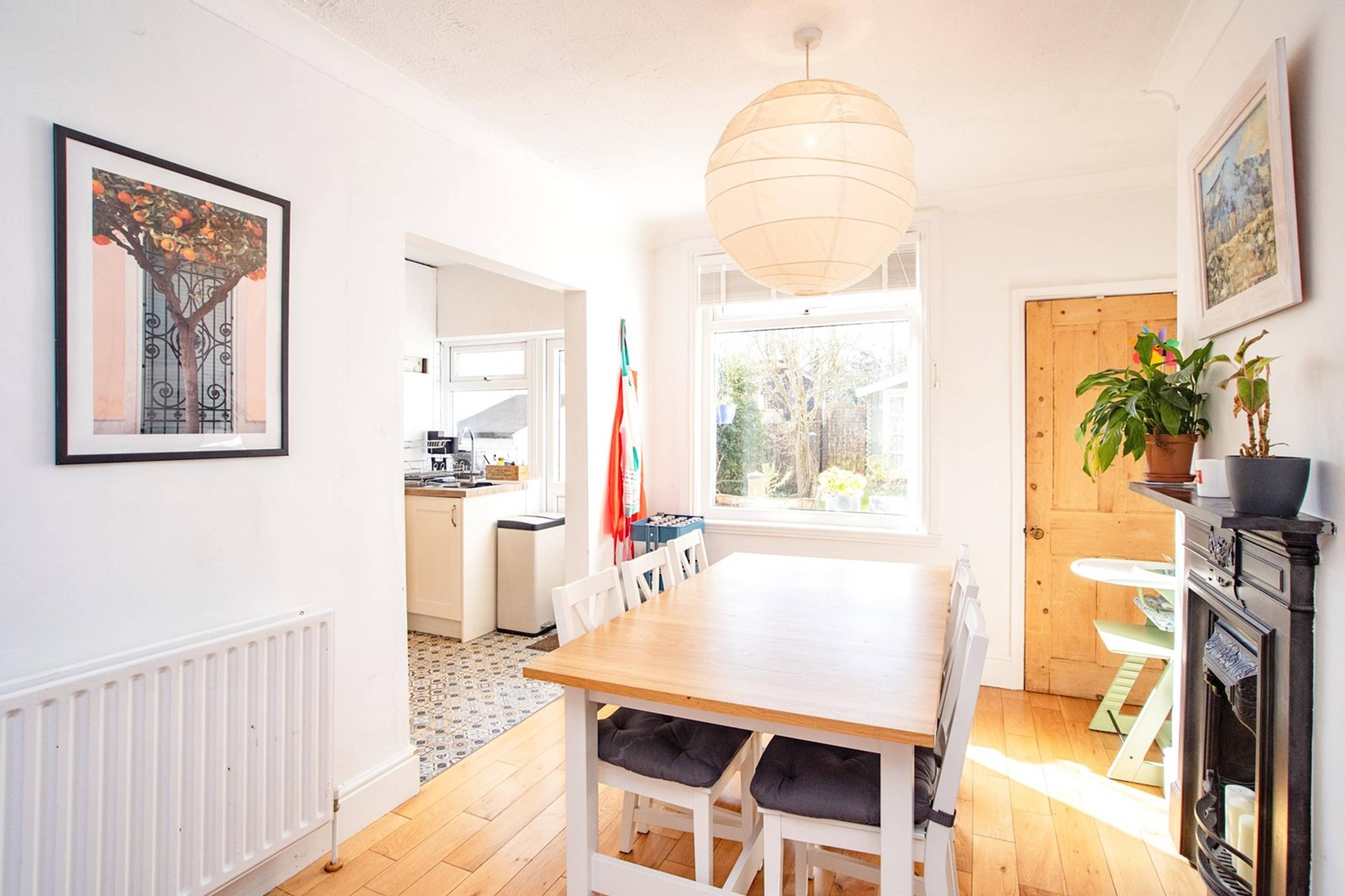 Lounge/Dining Room