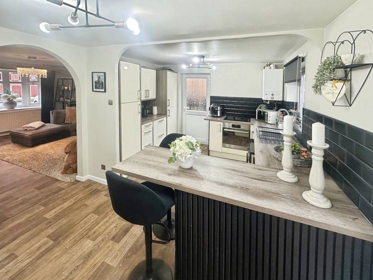 3 bedroom semi-detached house