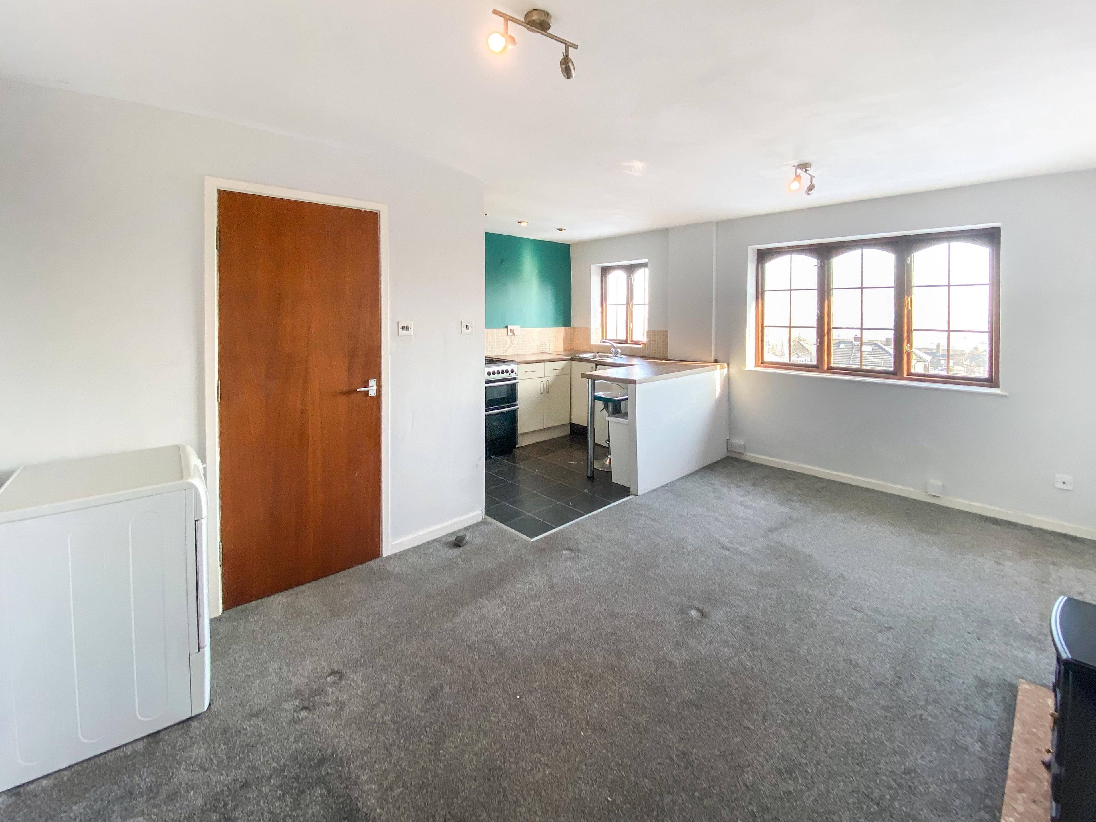 Lounge / Kitchen