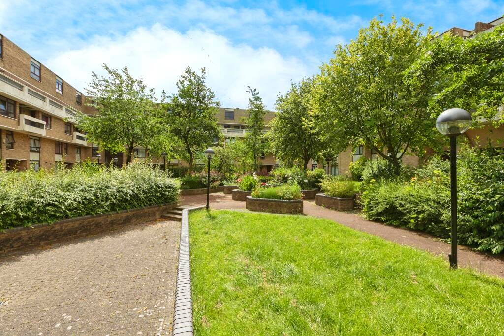 Kenilworth Court