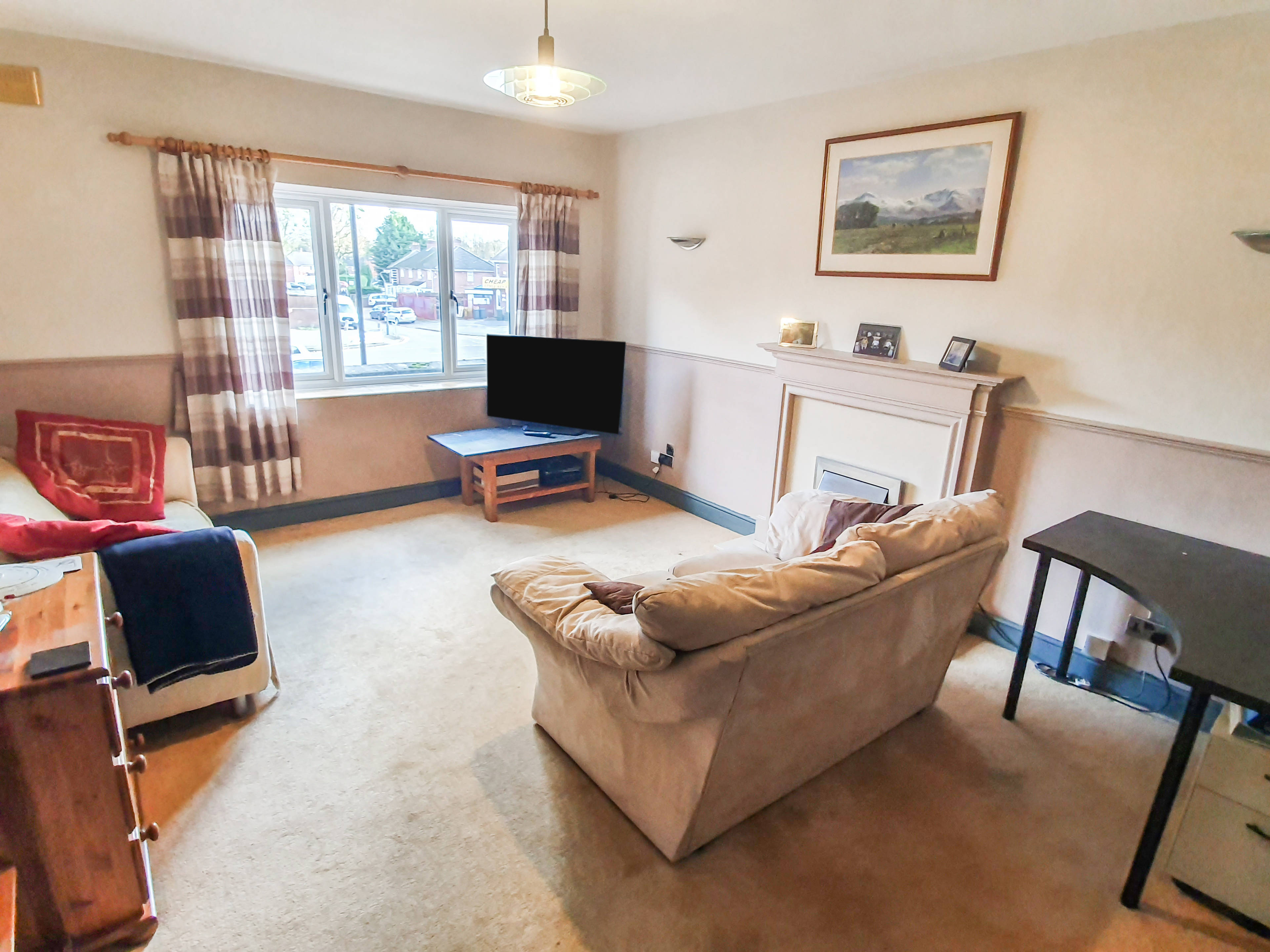 Lounge/Dining Room