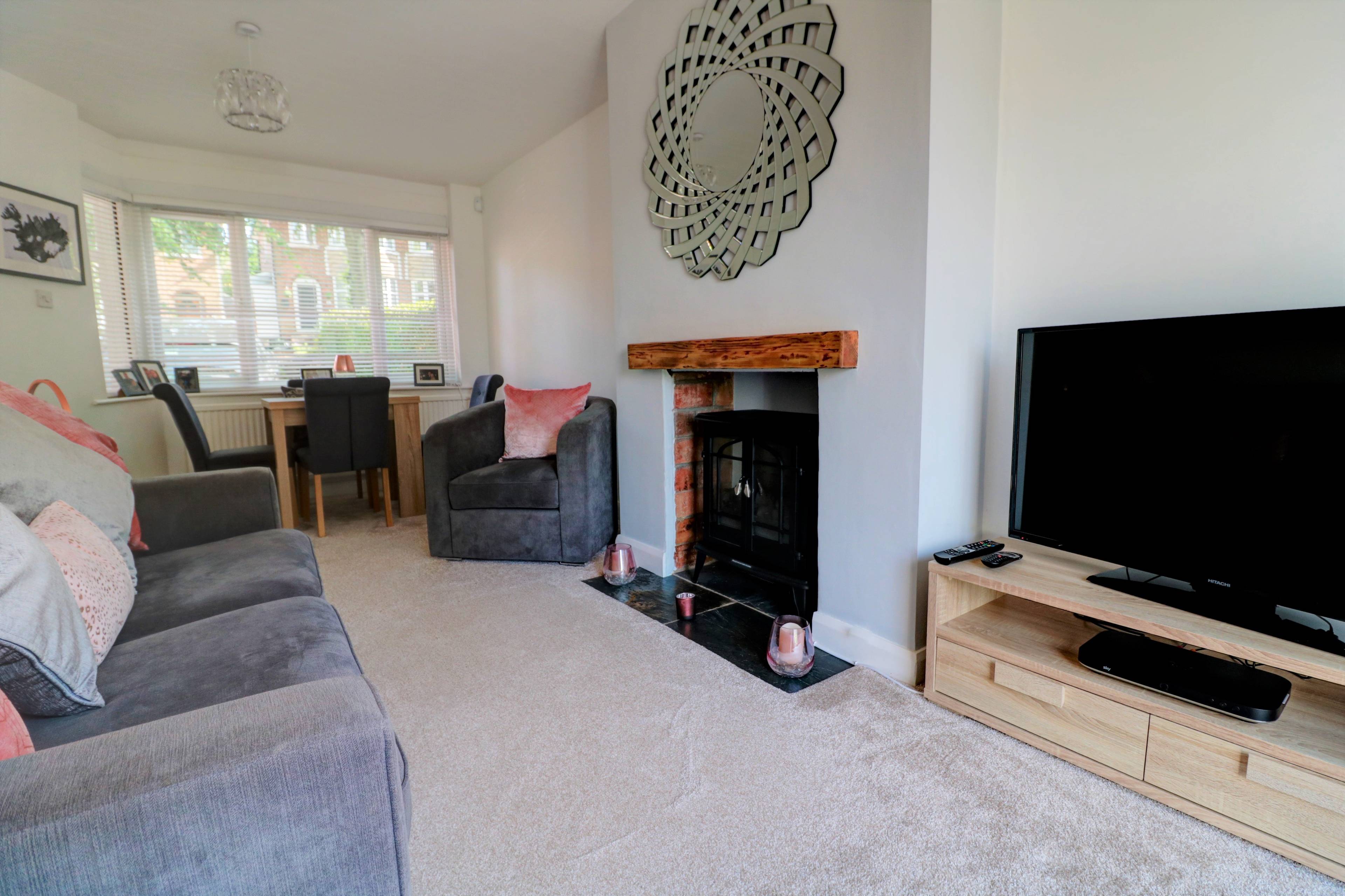 Lounge/Dining Room