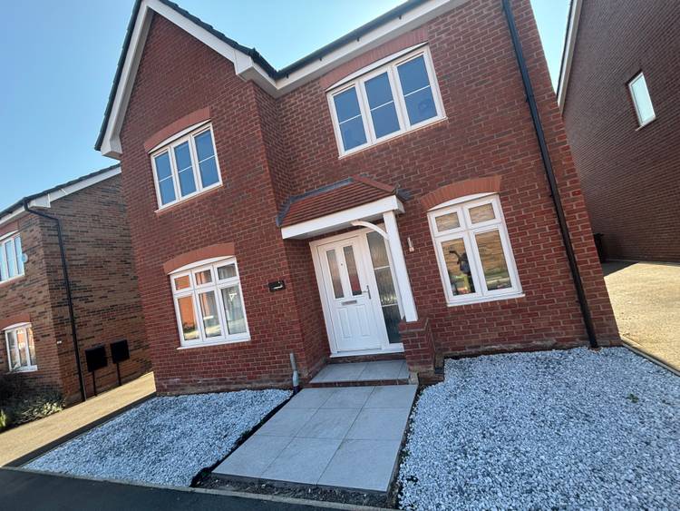 4 bedroom detached house