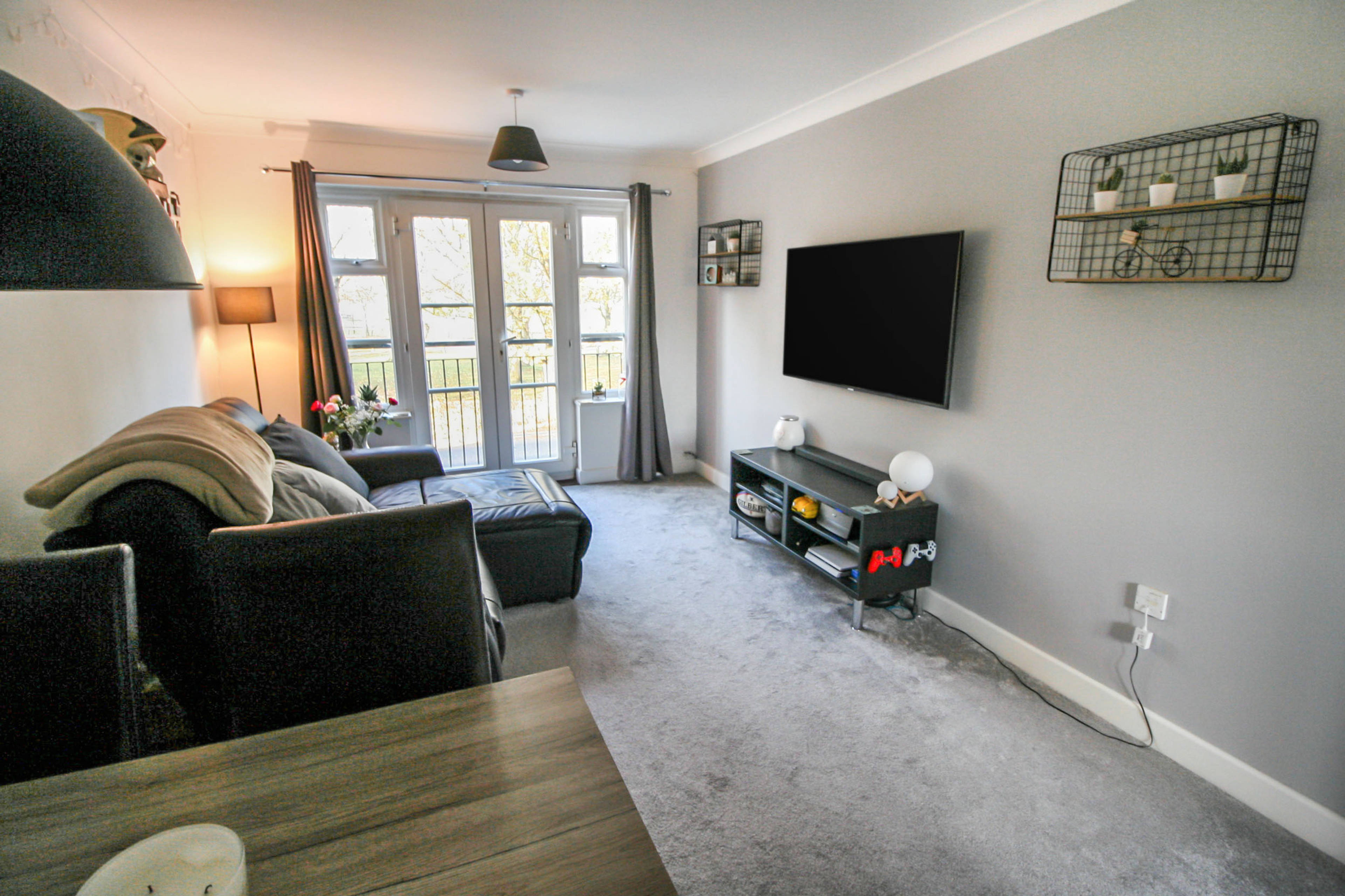 Lounge/Dining Room