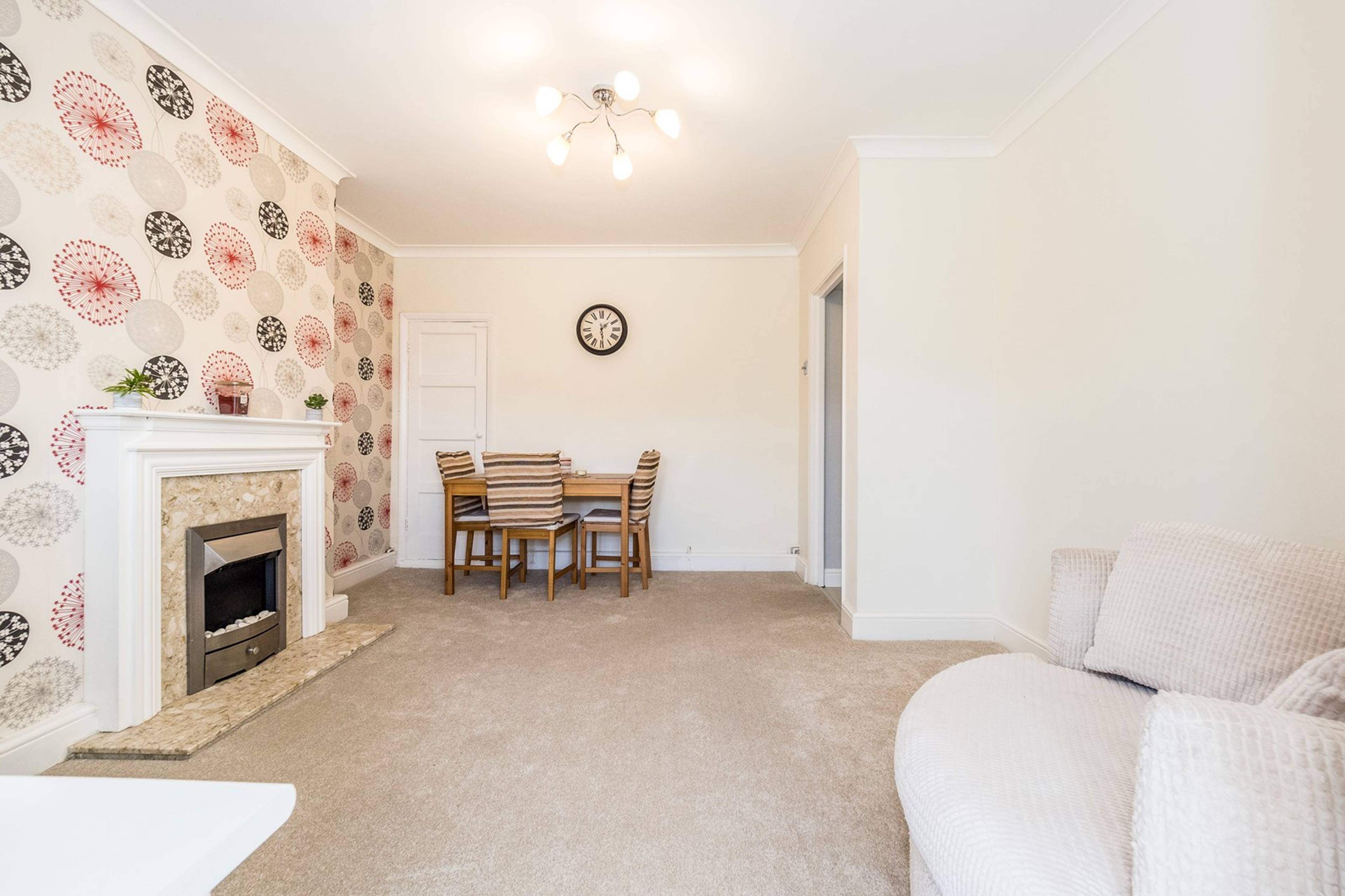Lounge/Dining Room