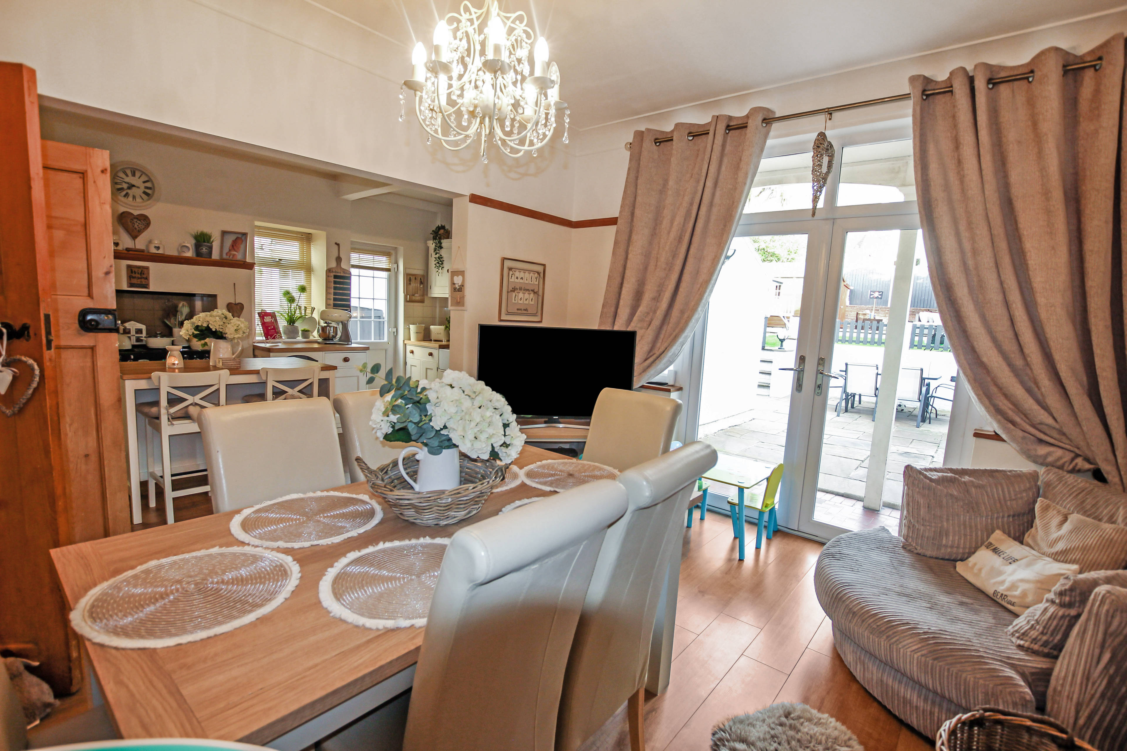 Kitchen/Dining Room