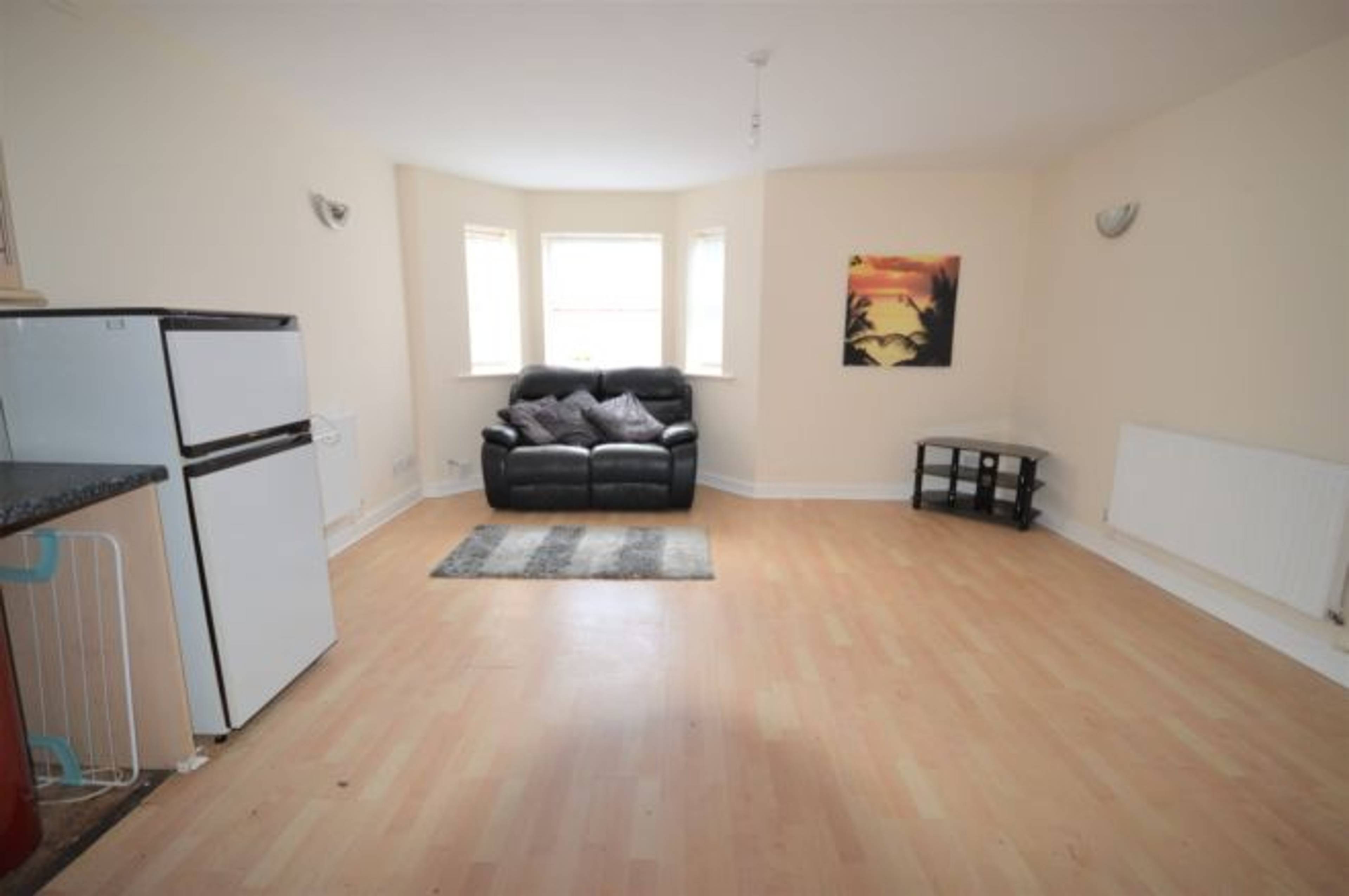 Lounge / Kitchen