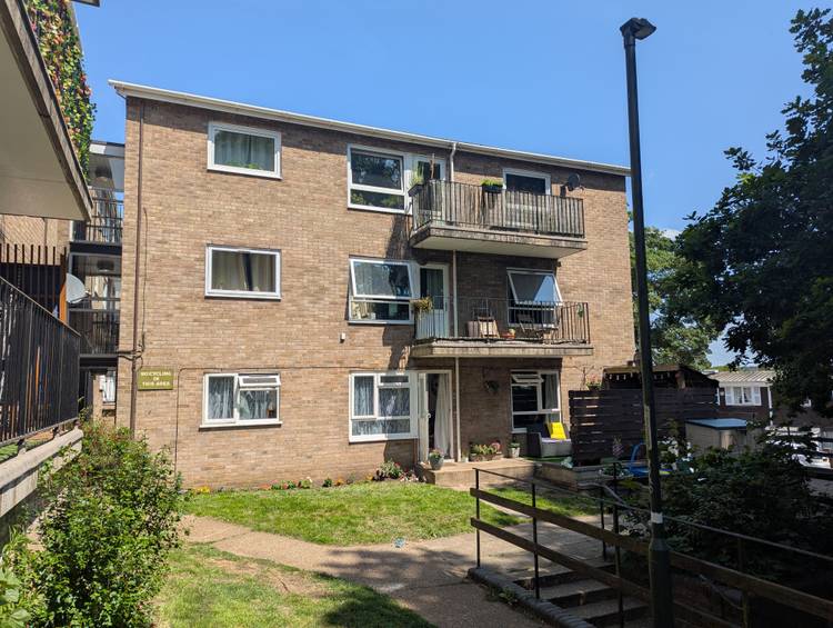 2 bedroom flat