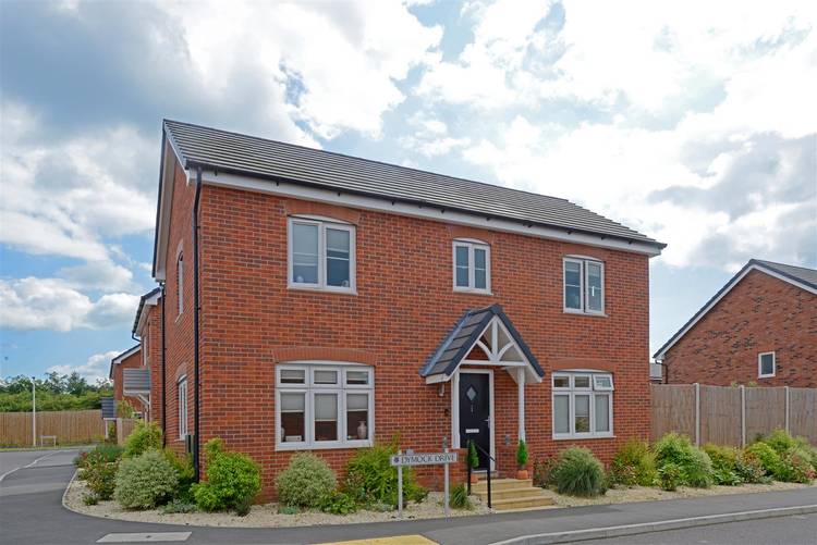 3 bedroom detached house