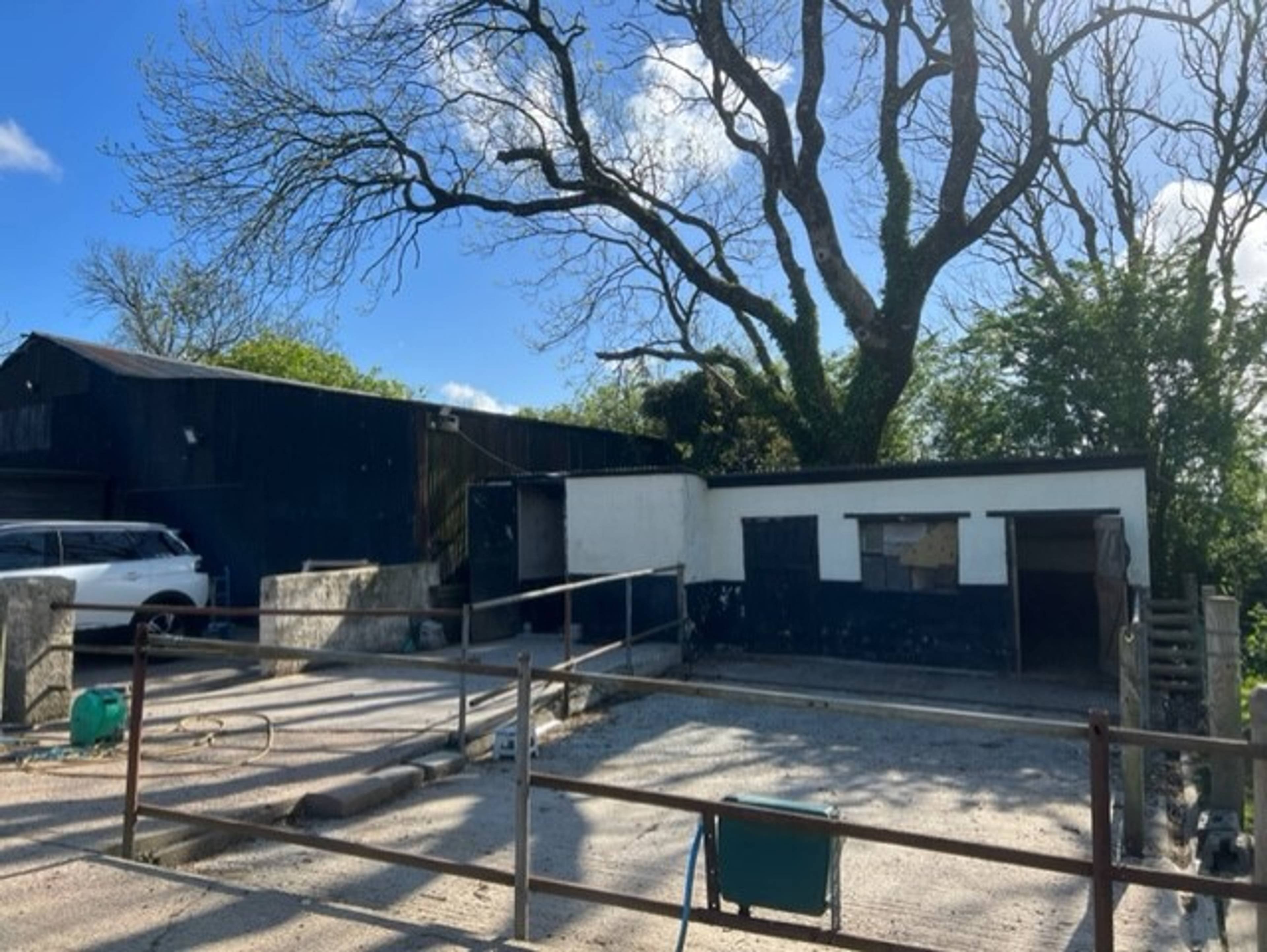 Barn & Stables