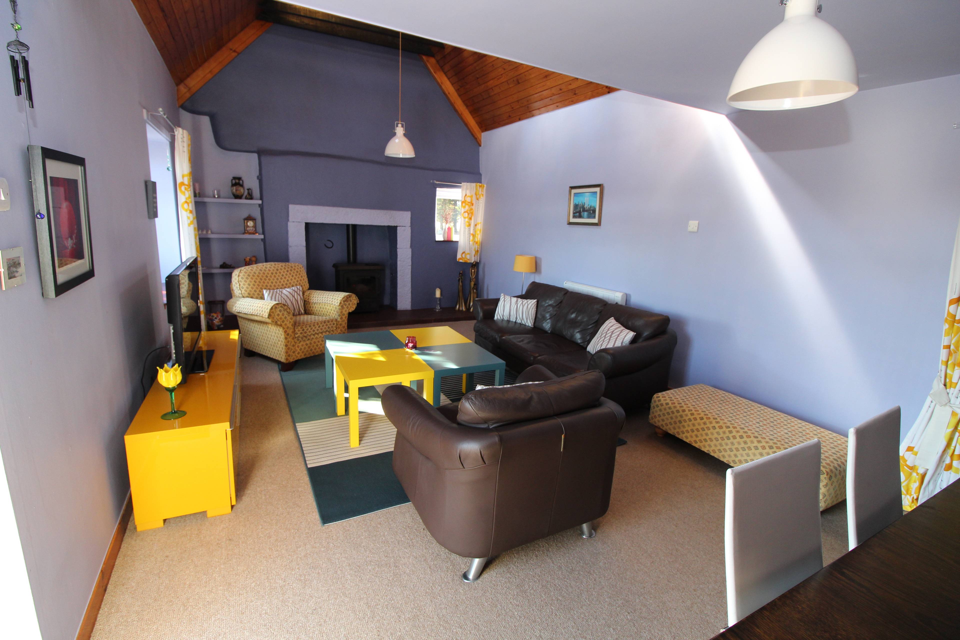 Lounge/Dining Room
