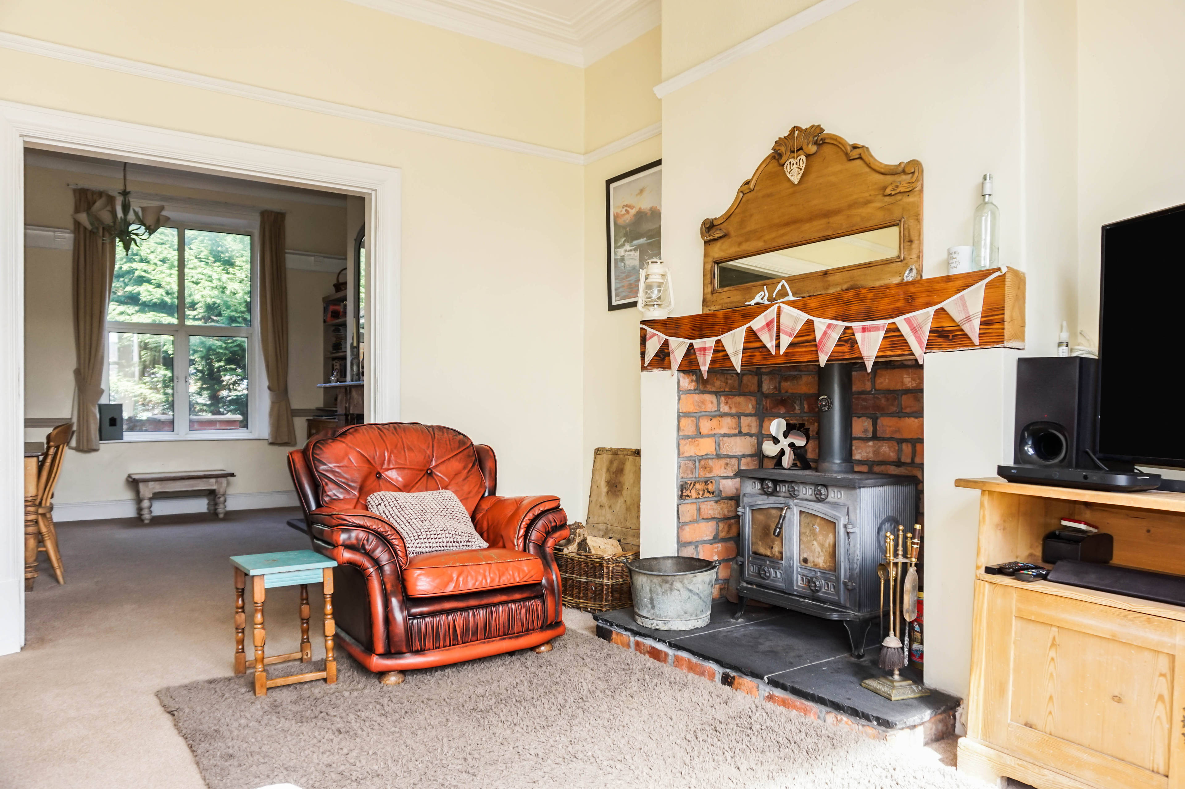 Lounge/Dining Room