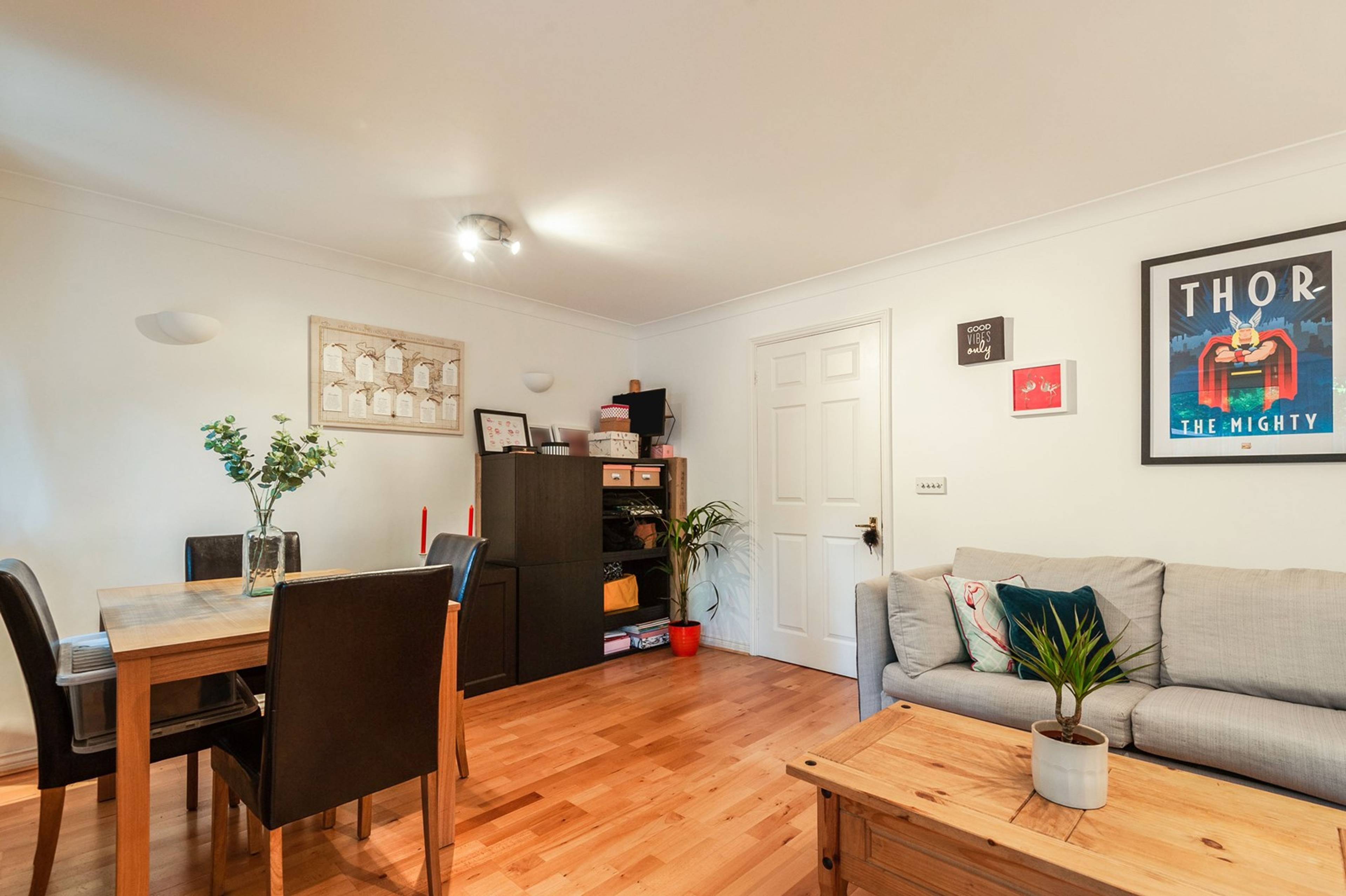 Lounge/Dining Room