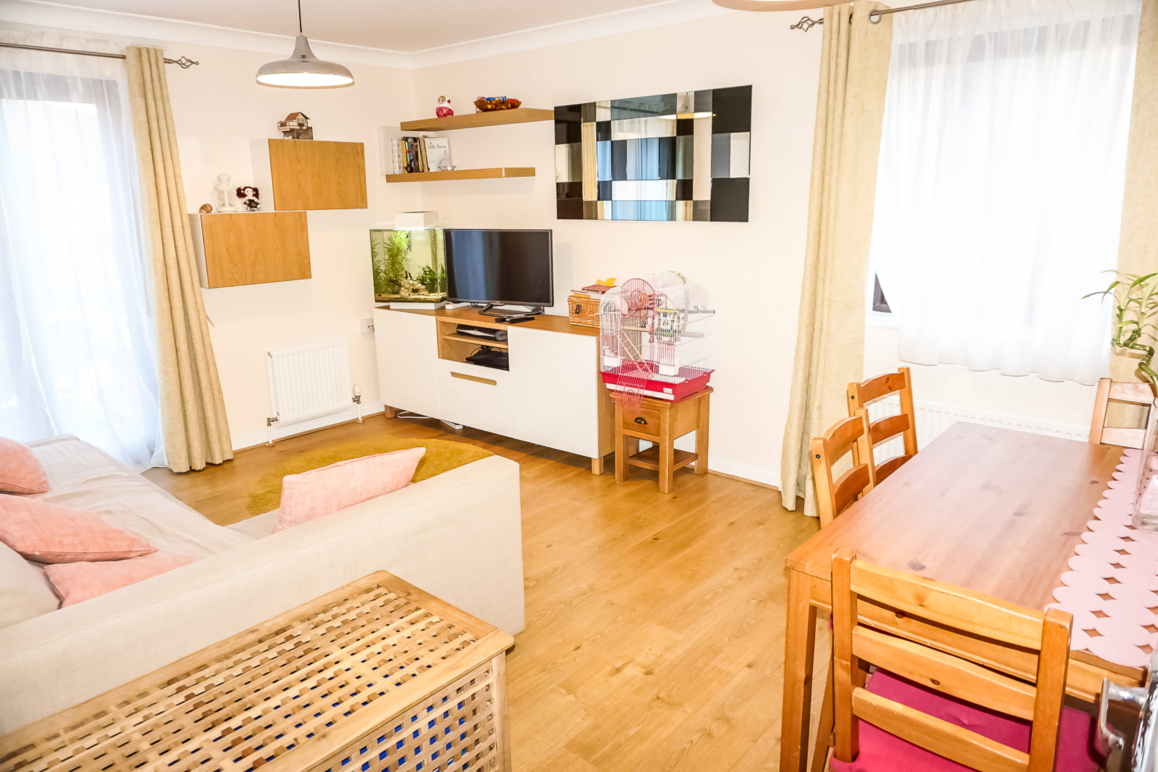 Lounge/Dining Room