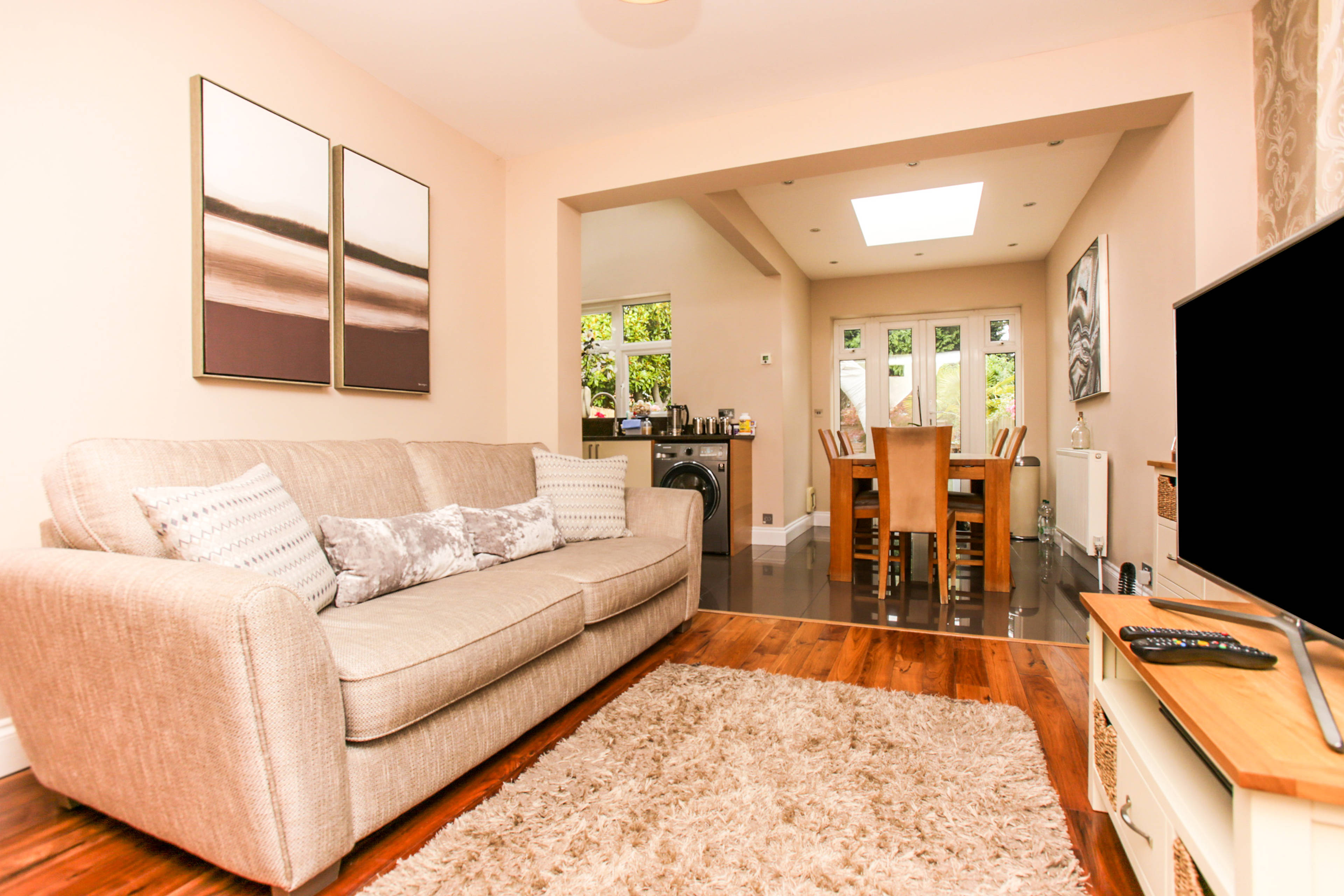 Lounge / Kitchen