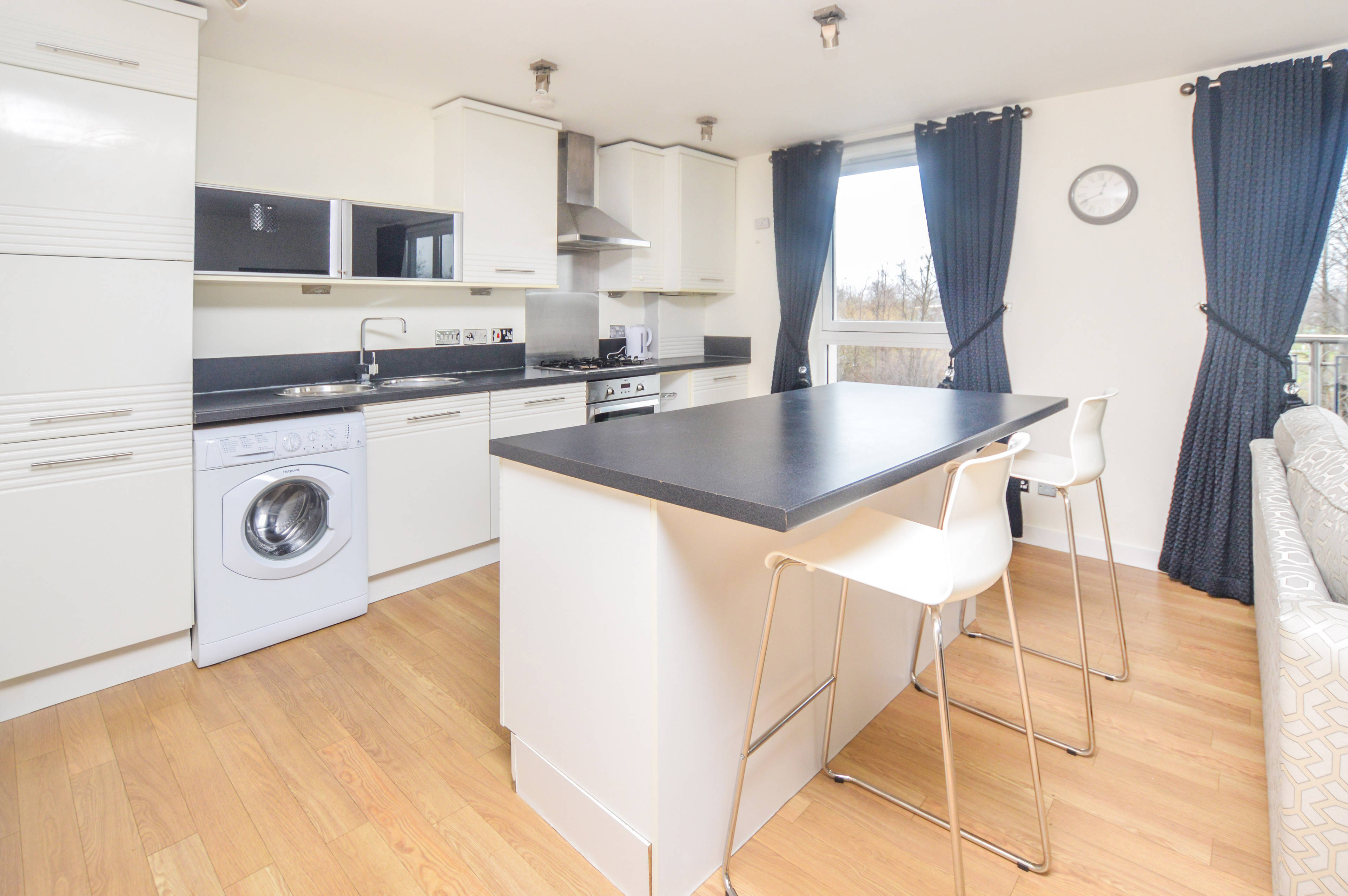 Lounge / Kitchen