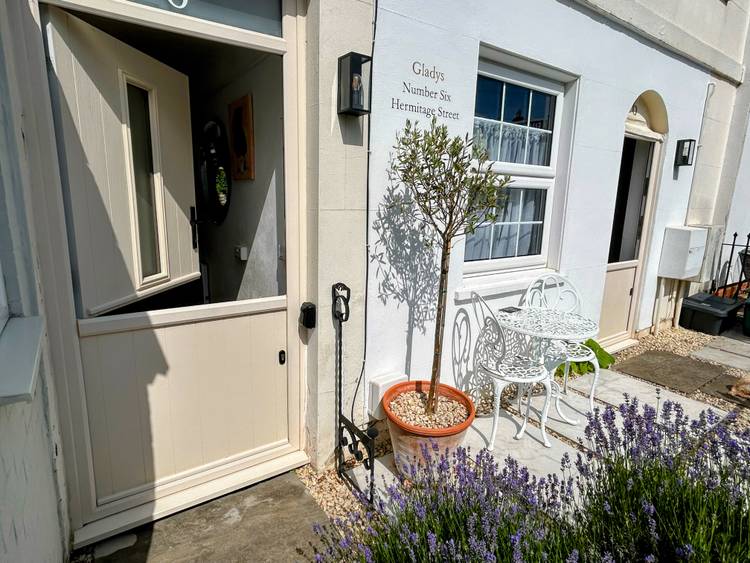 2 bedroom terraced house