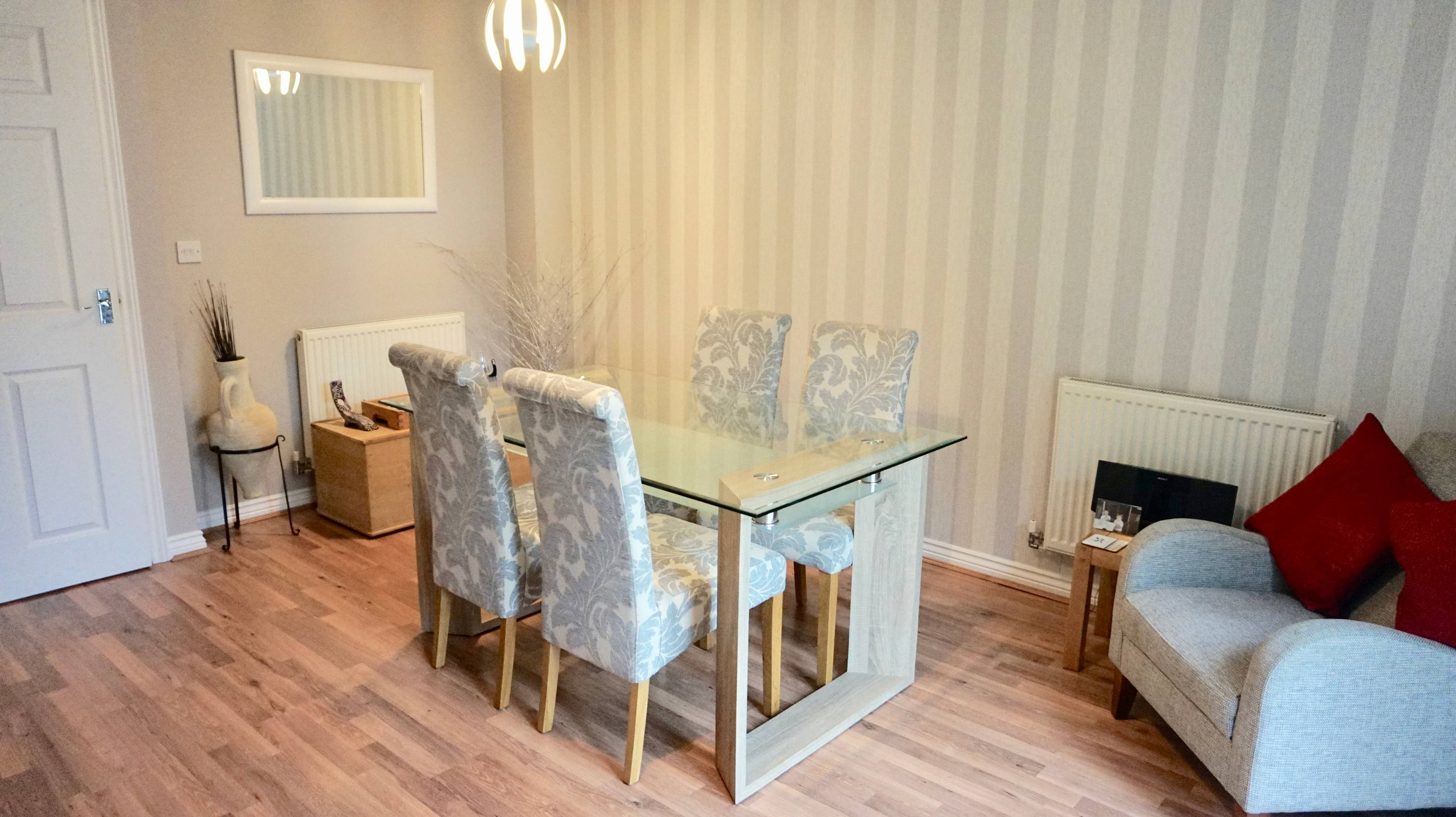 Lounge/Dining Room