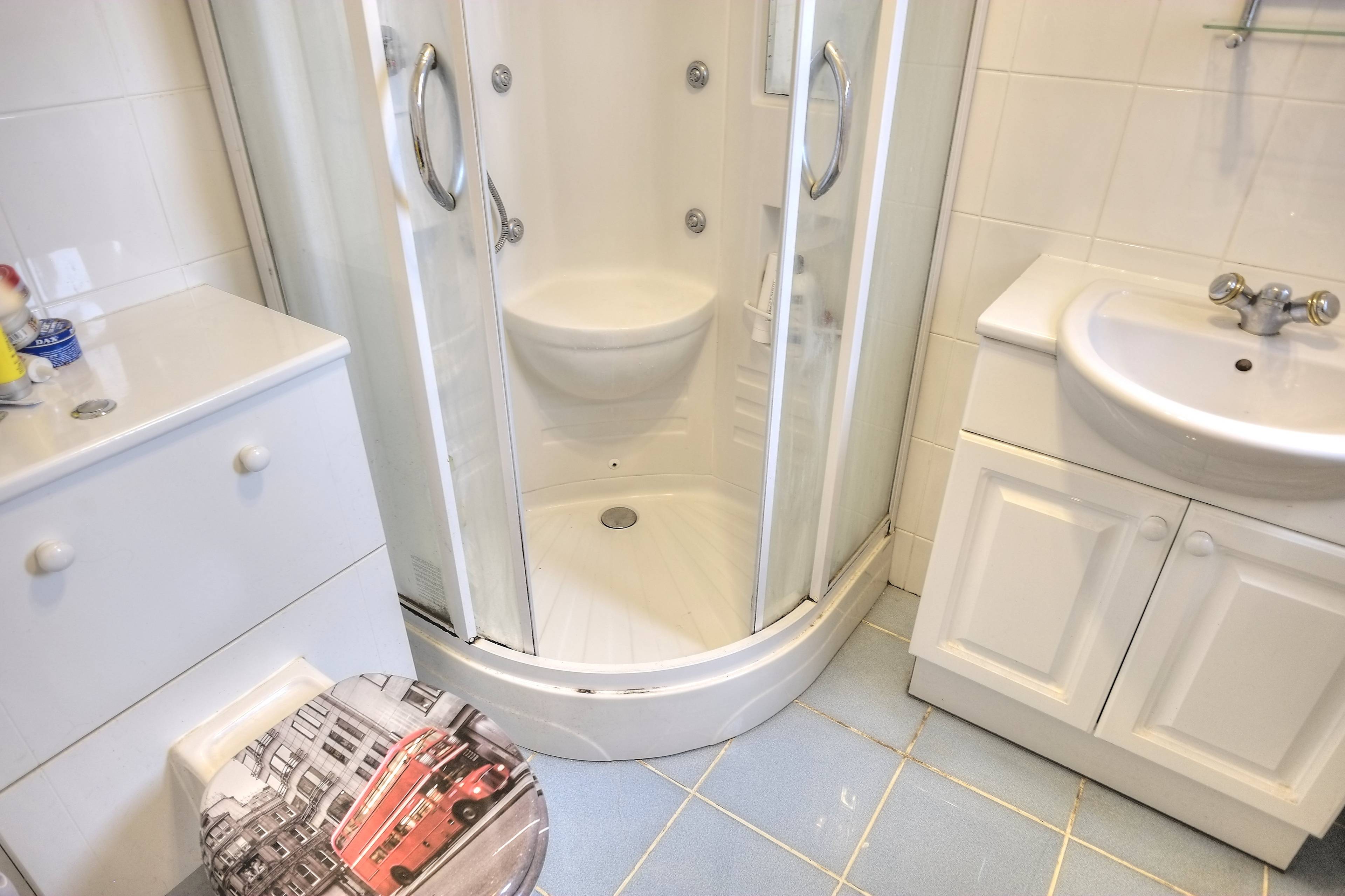 Master En-suite