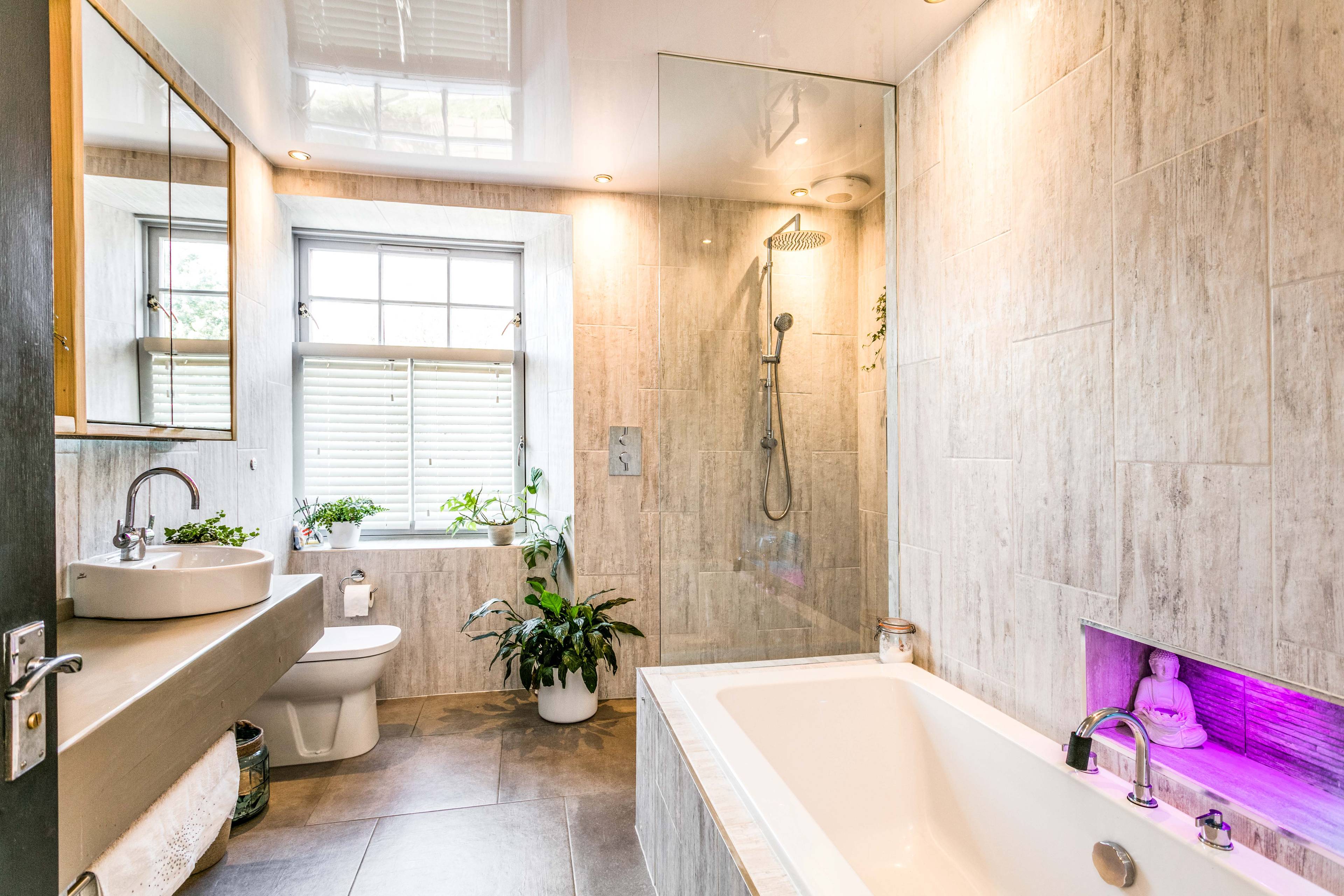 Family bathroom 