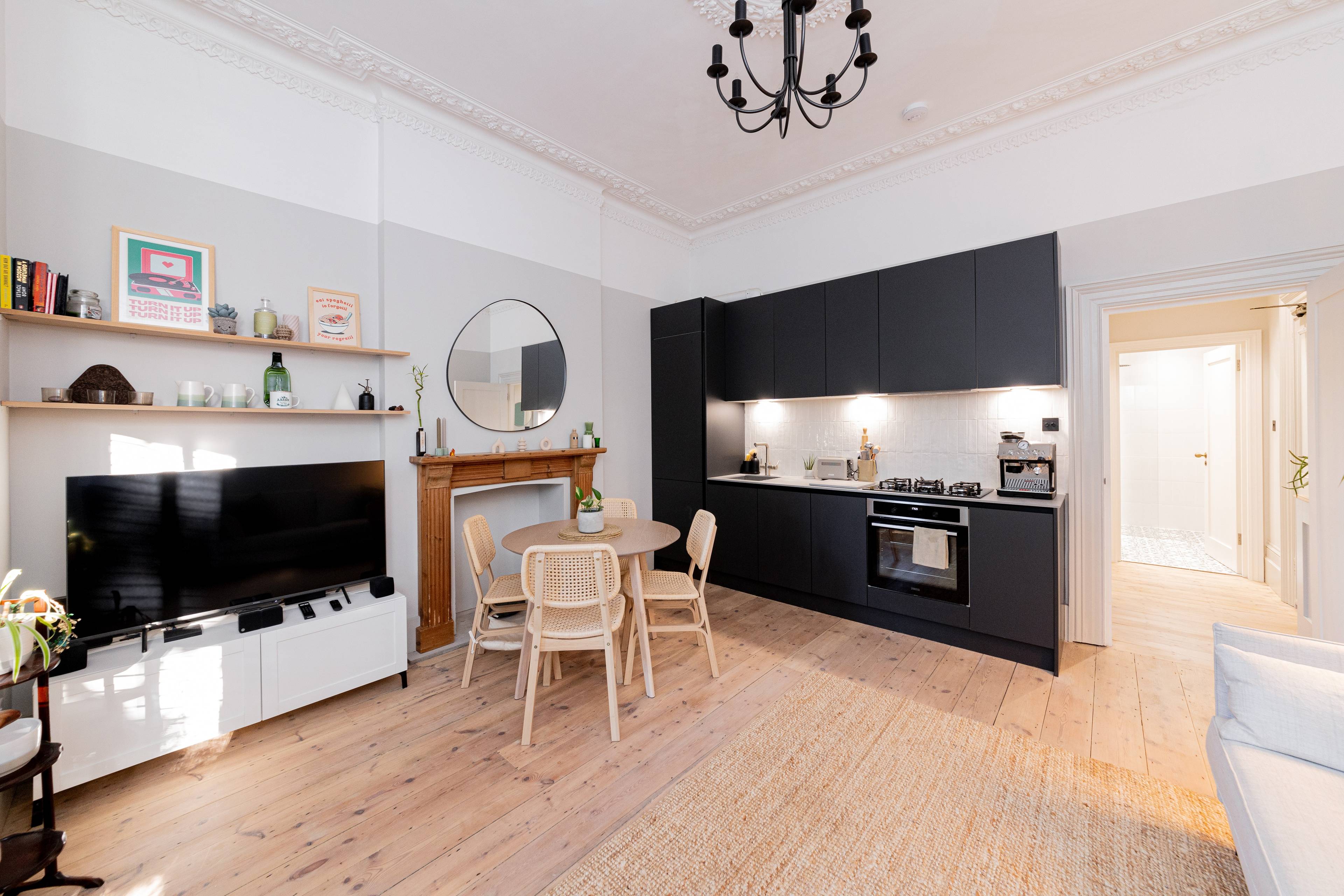 Lounge / Kitchen