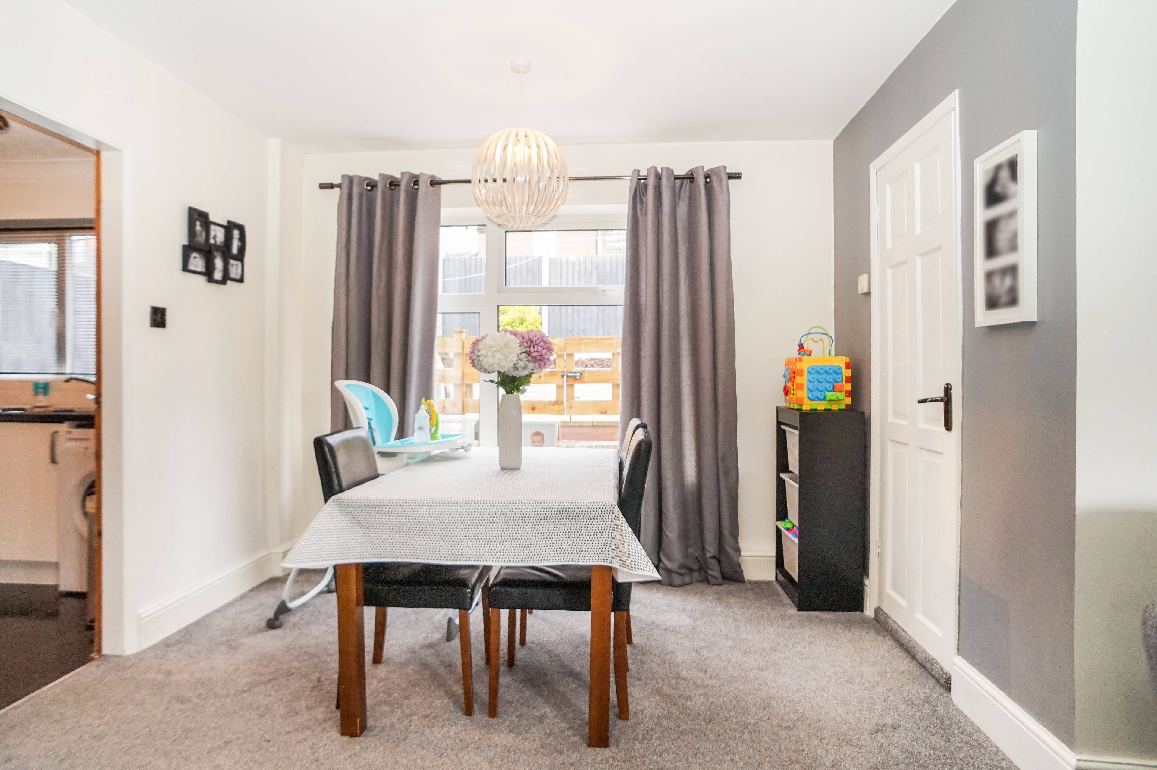 Lounge/Dining Room