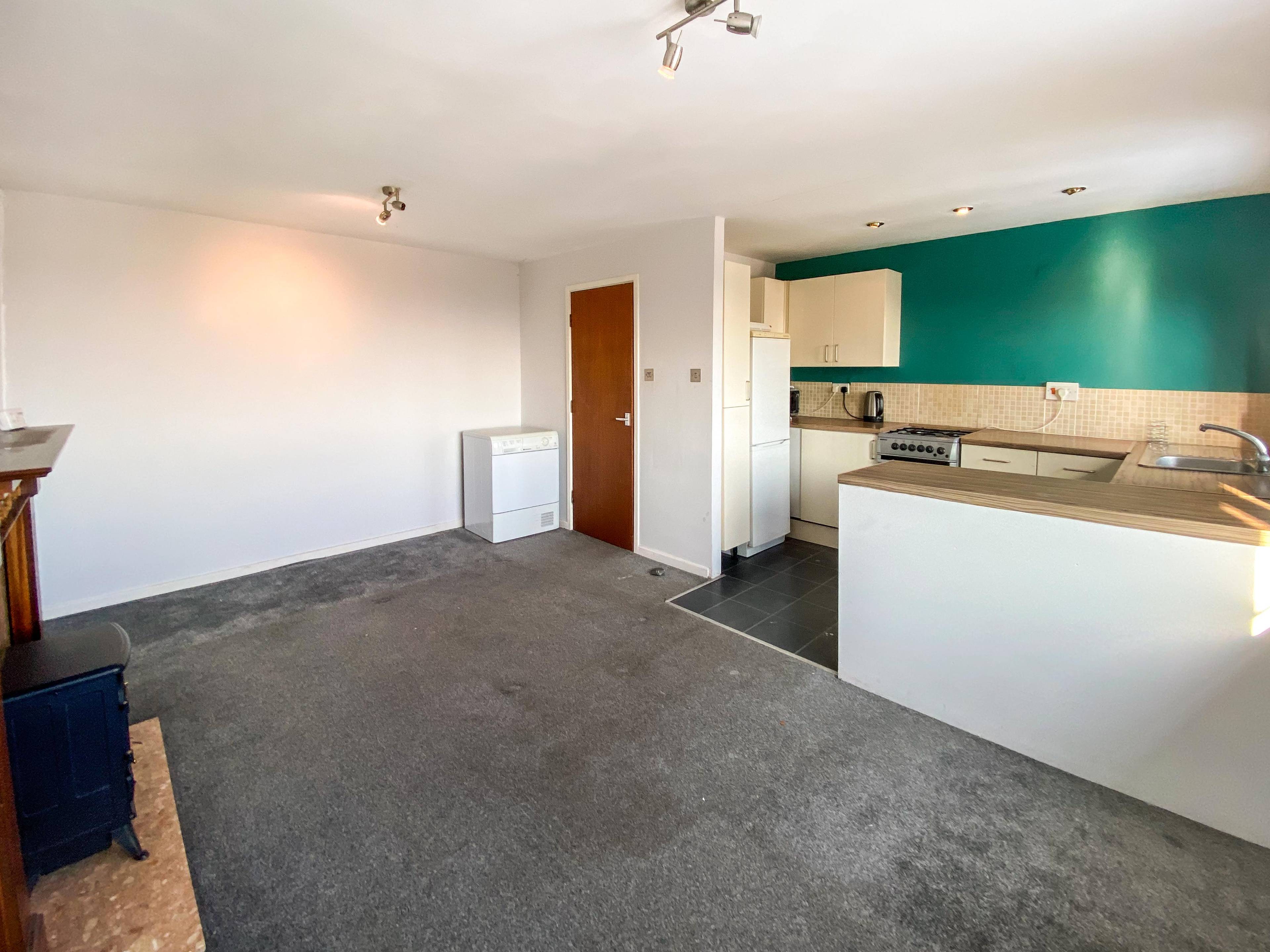 Lounge / Kitchen