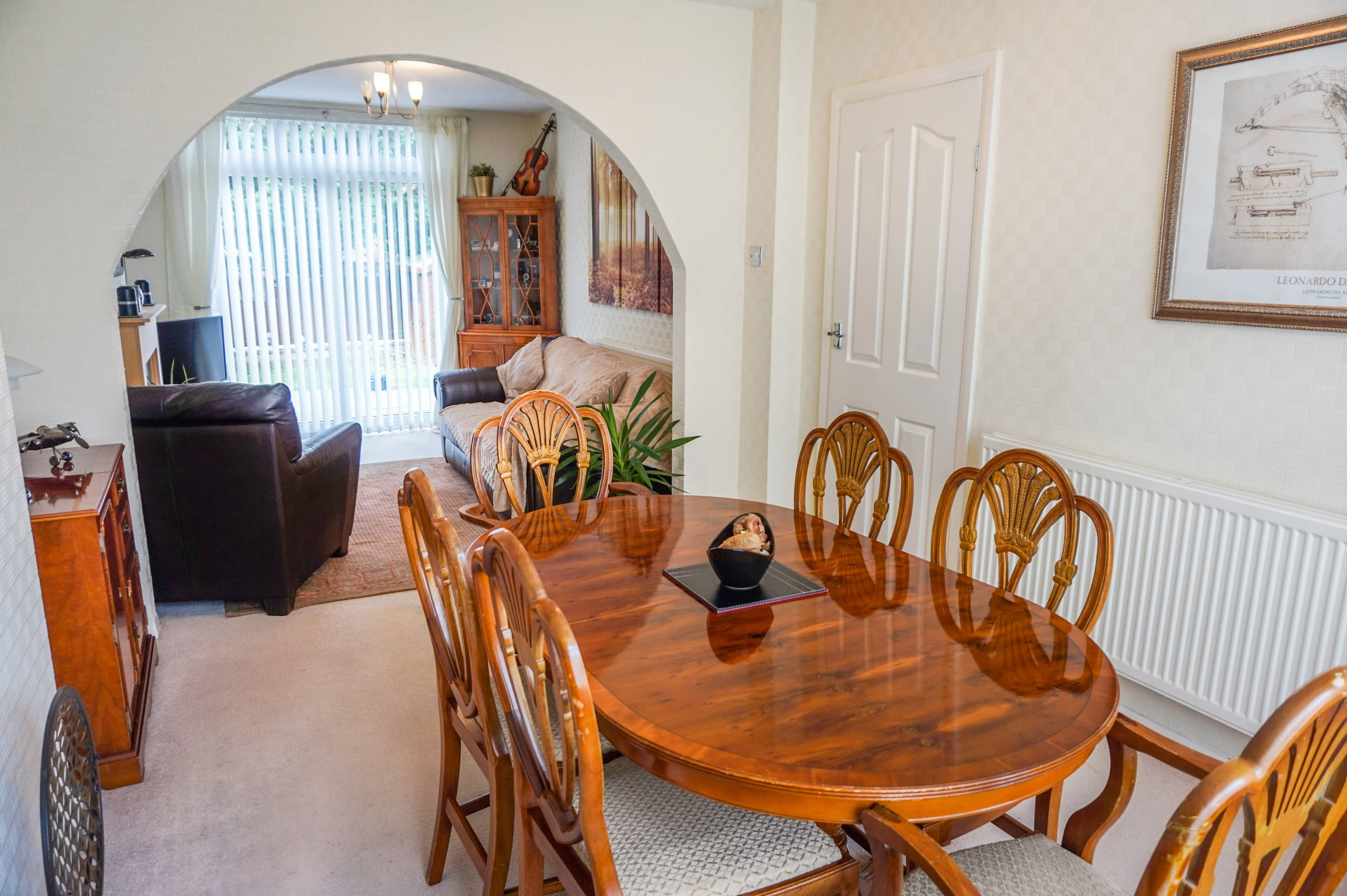 Lounge/Dining Room