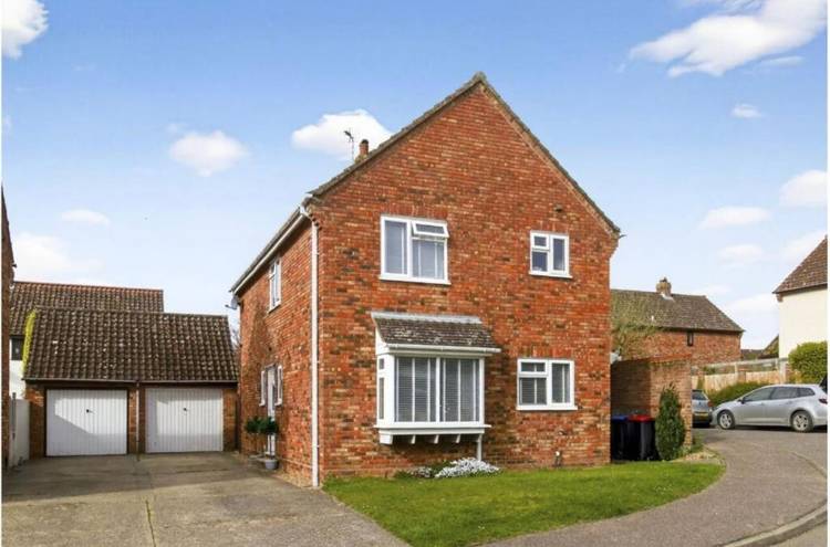 3 bedroom detached house