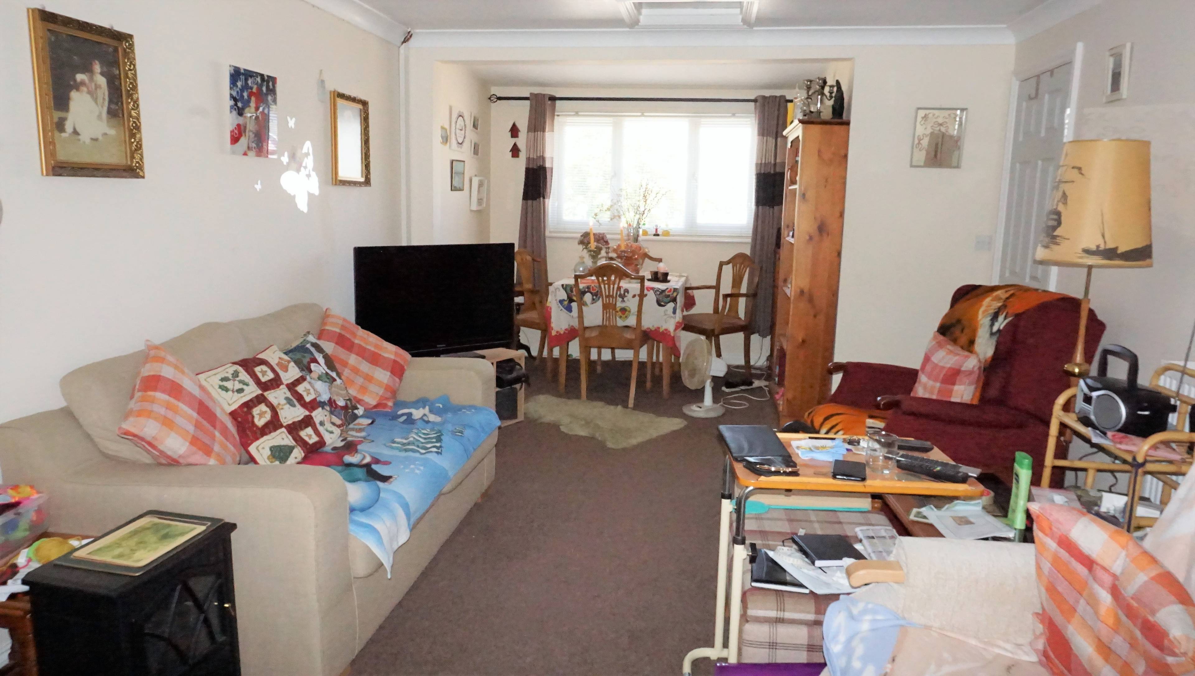 Lounge/Dining Room