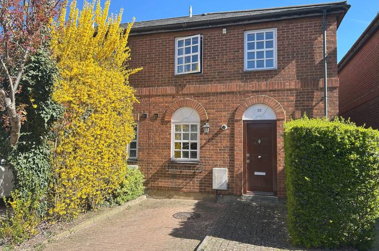 3 bedroom end of terrace house