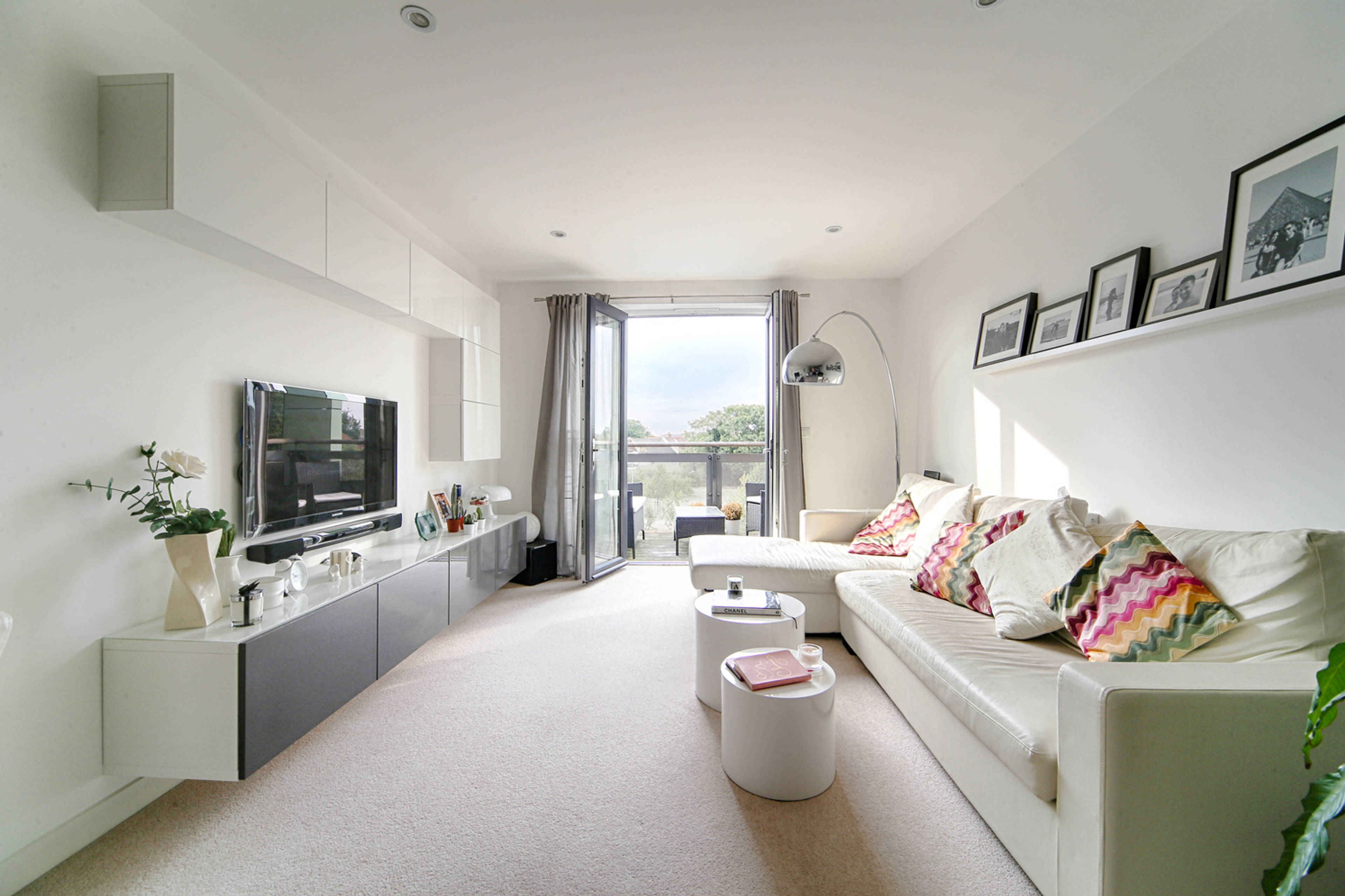Lounge / Kitchen