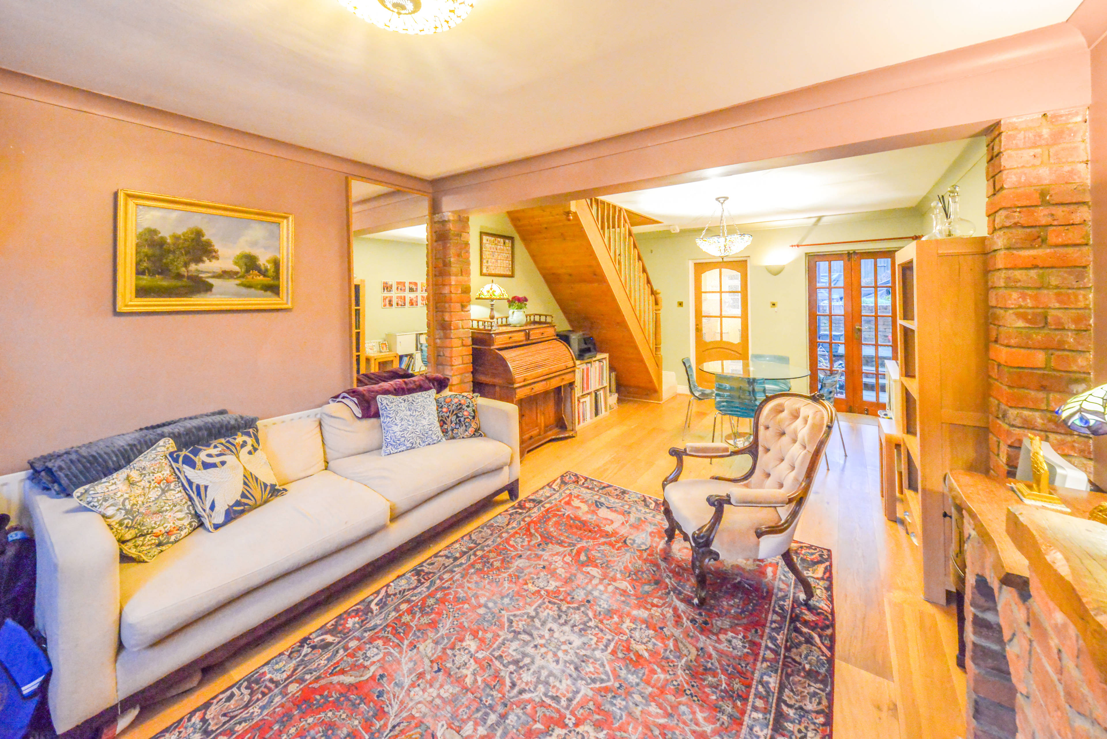 Lounge/Dining Room