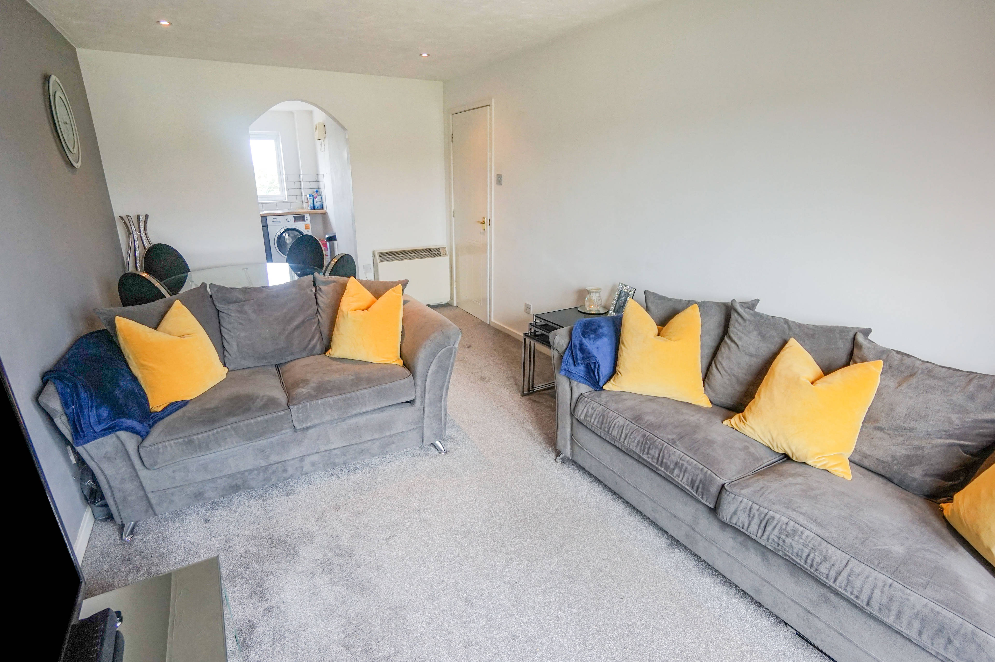 Lounge/Dining Room