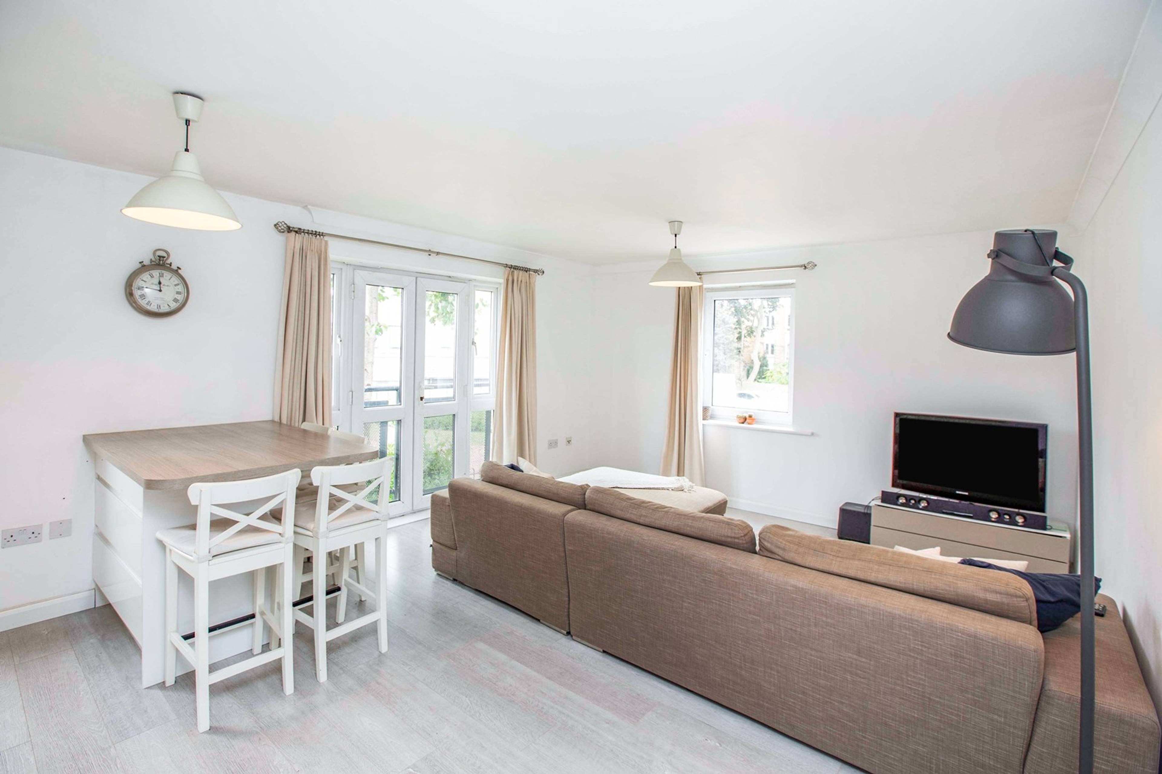 Lounge / Kitchen