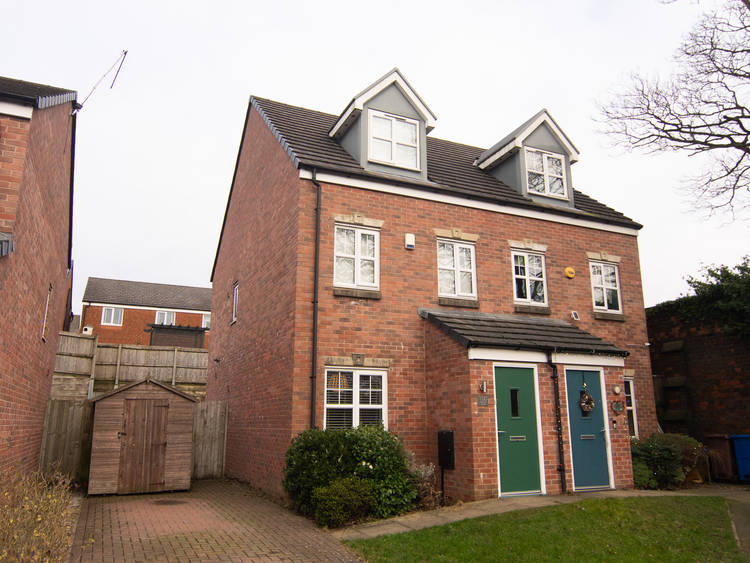 3 bedroom semi-detached house