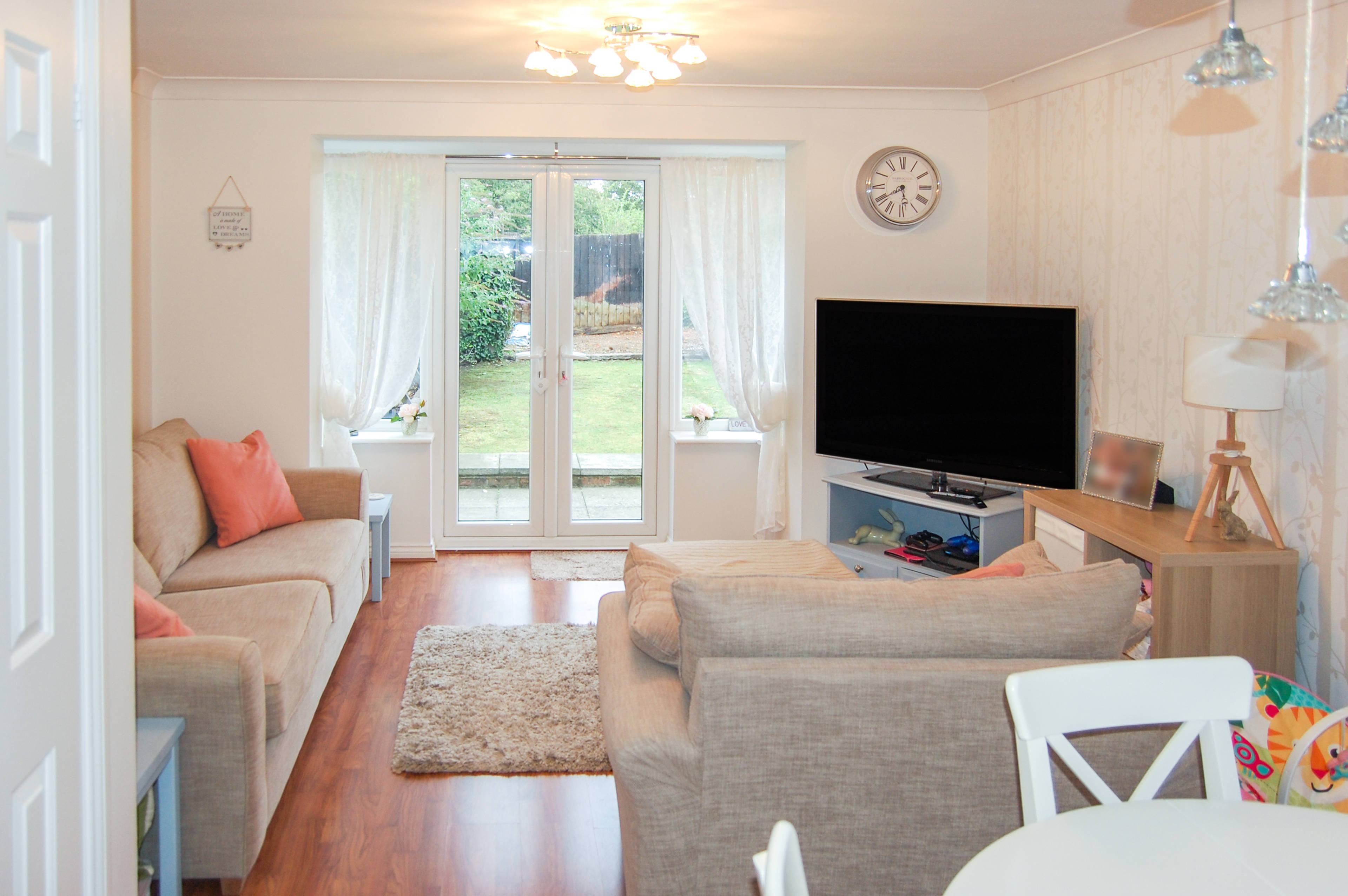 Lounge/Dining Room