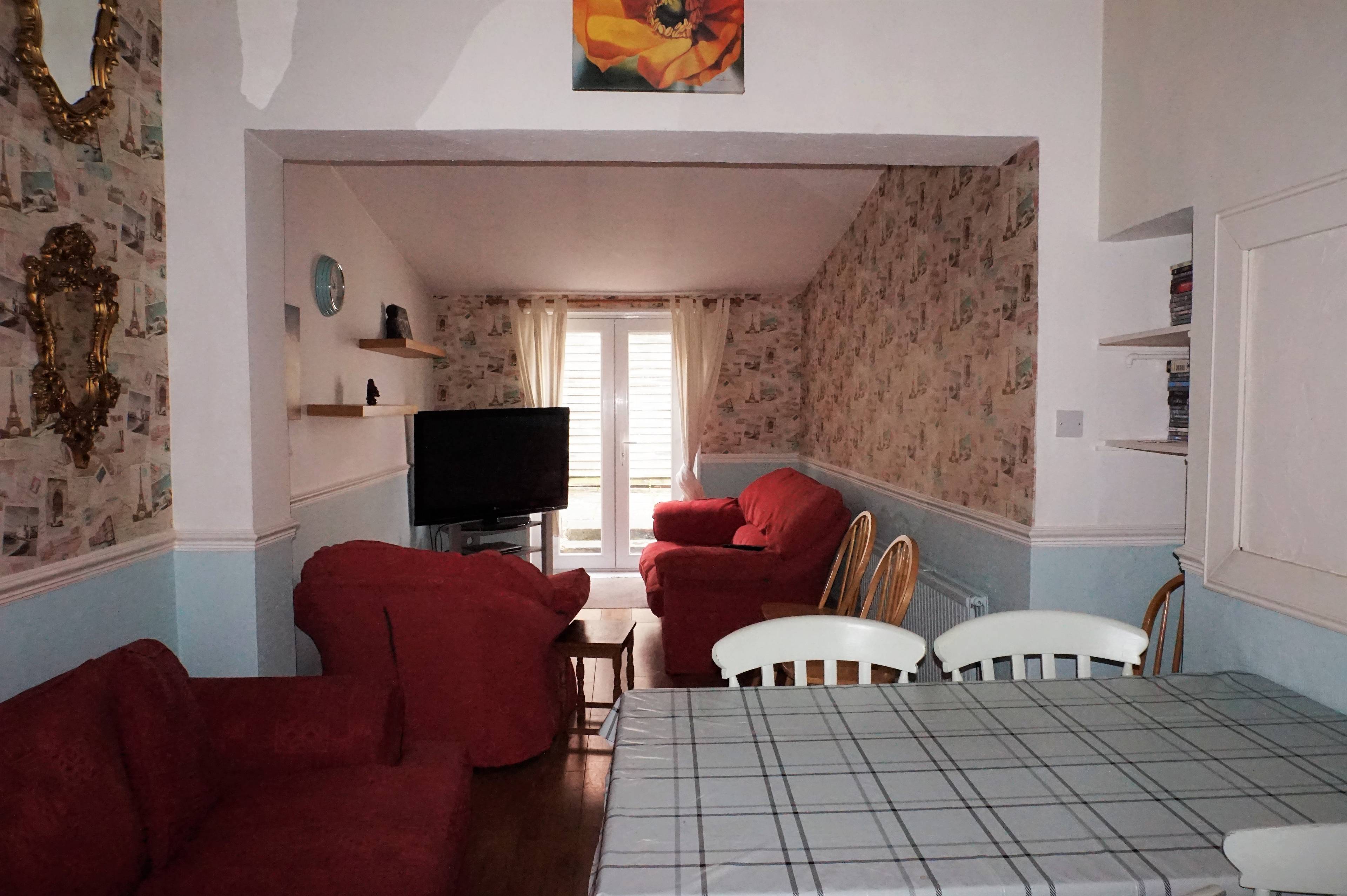Lounge/Dining Room