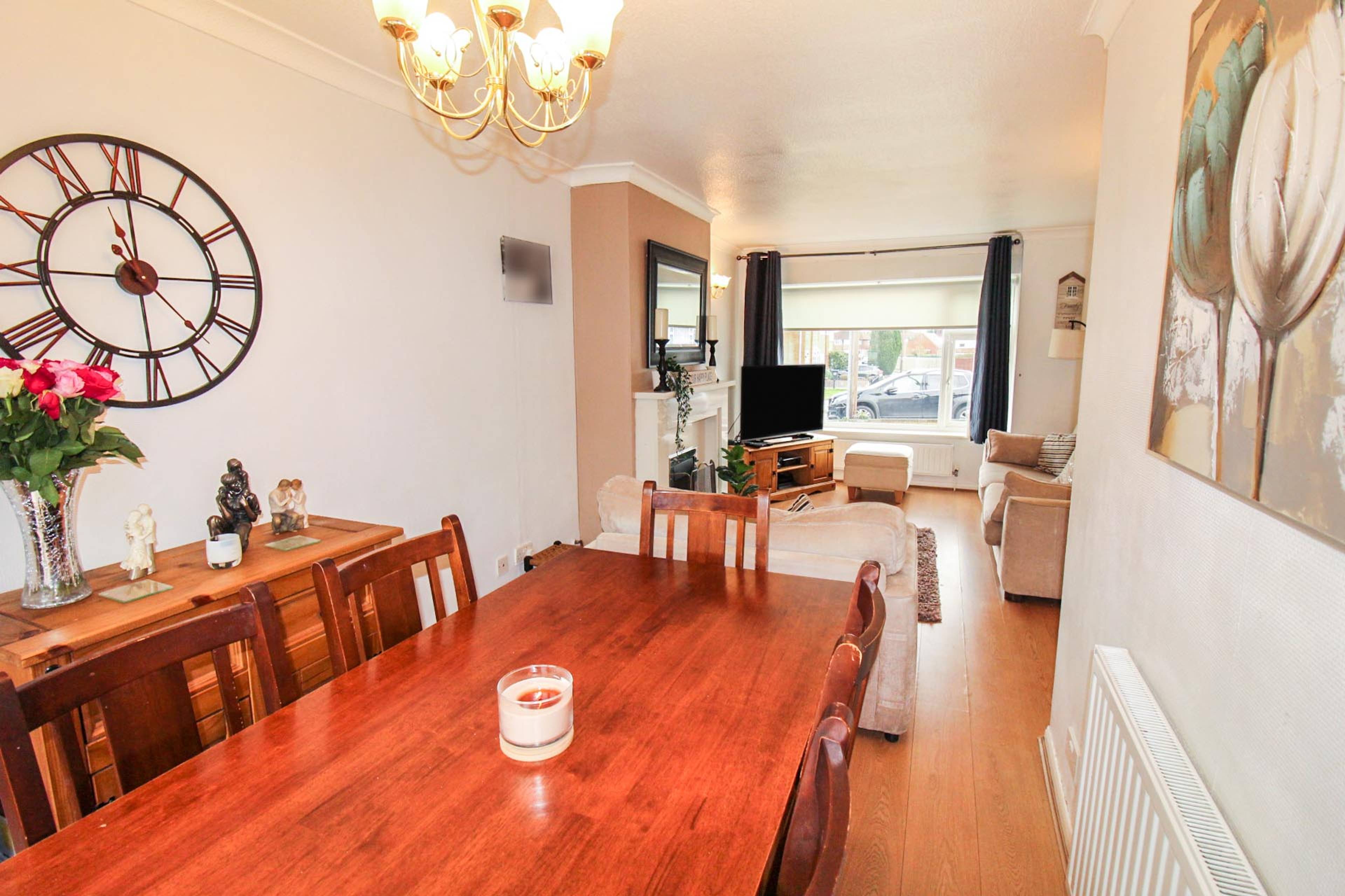 Lounge/Dining Room