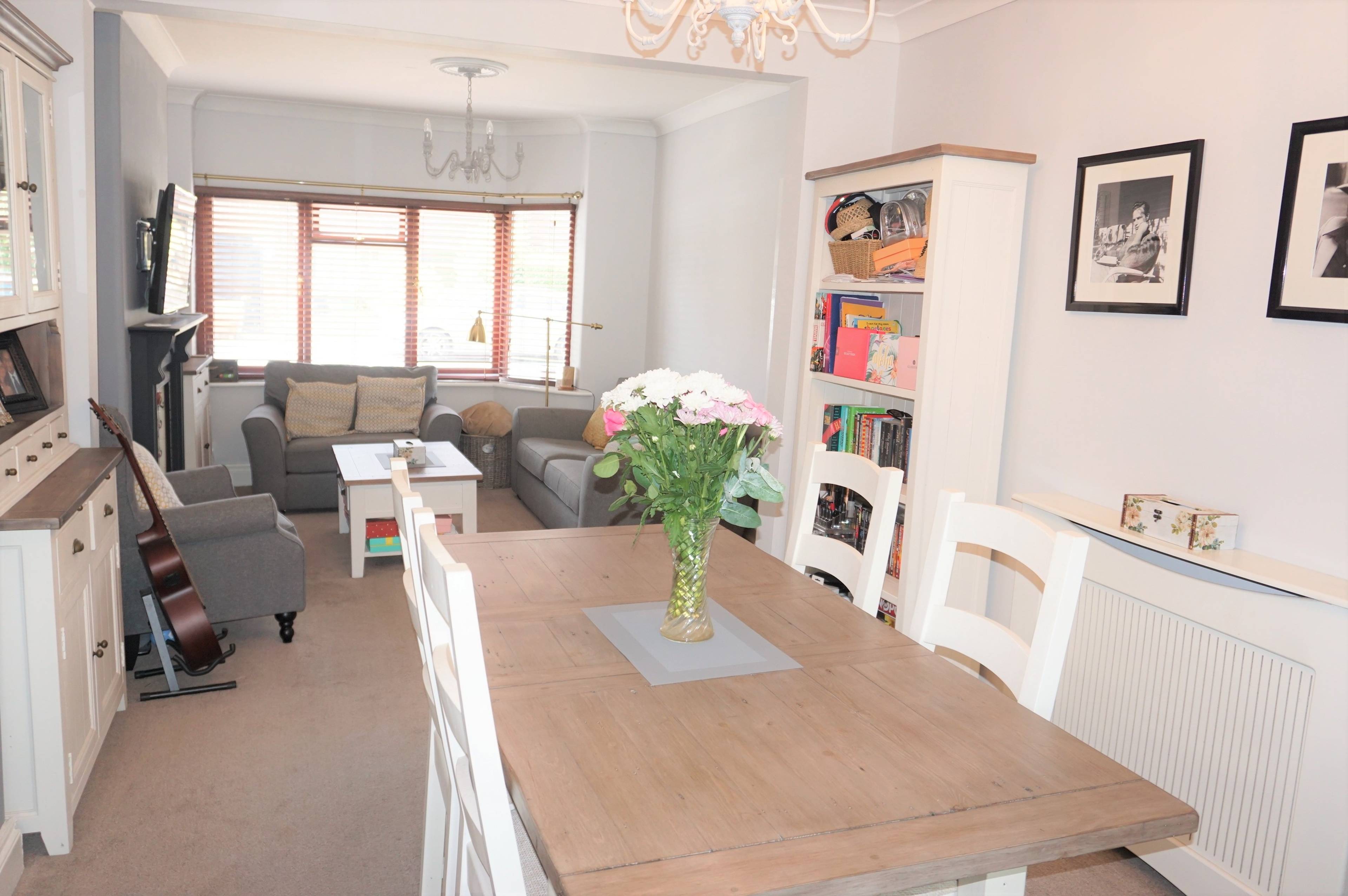 Lounge/Dining Room
