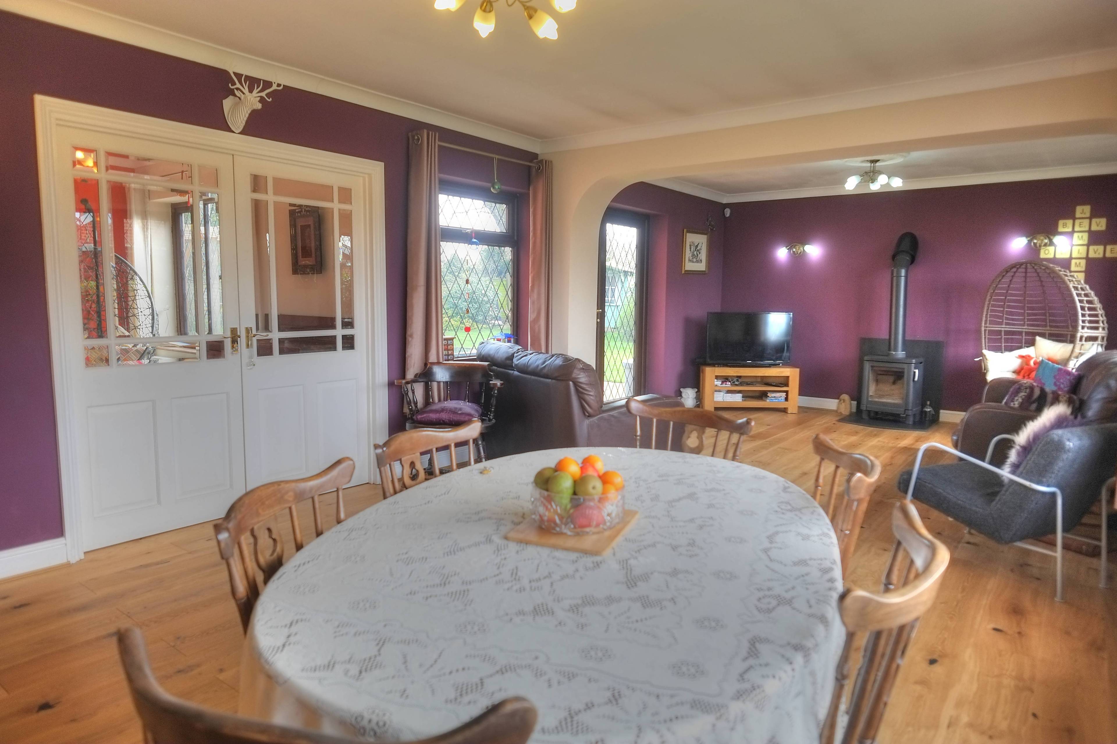 Lounge/Dining Room