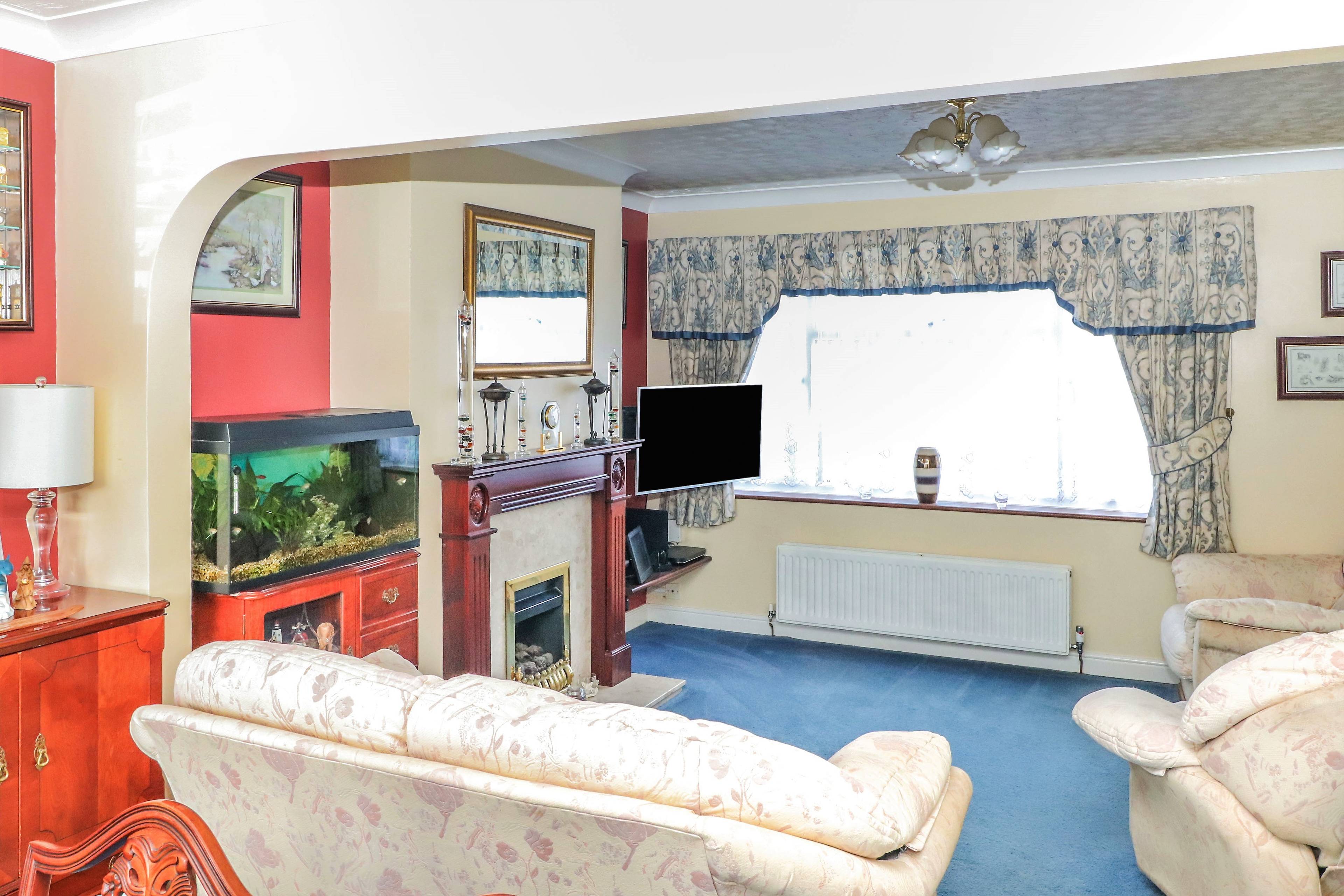 Lounge/Dining Room