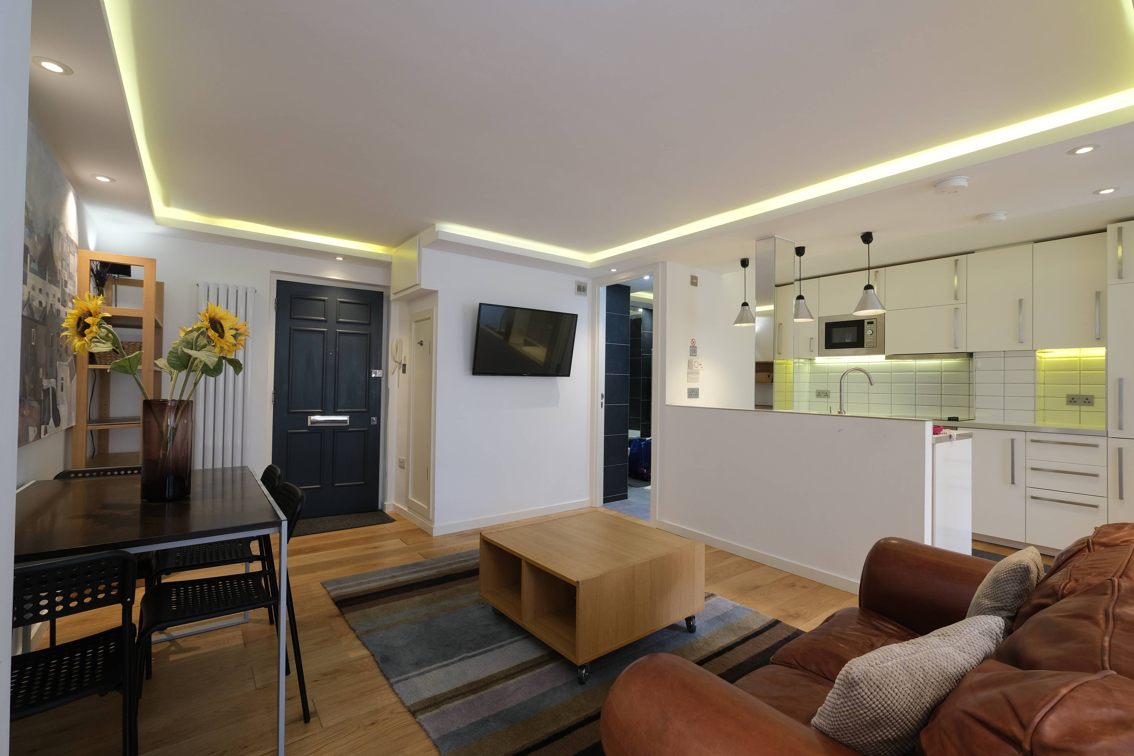 Lounge / Kitchen