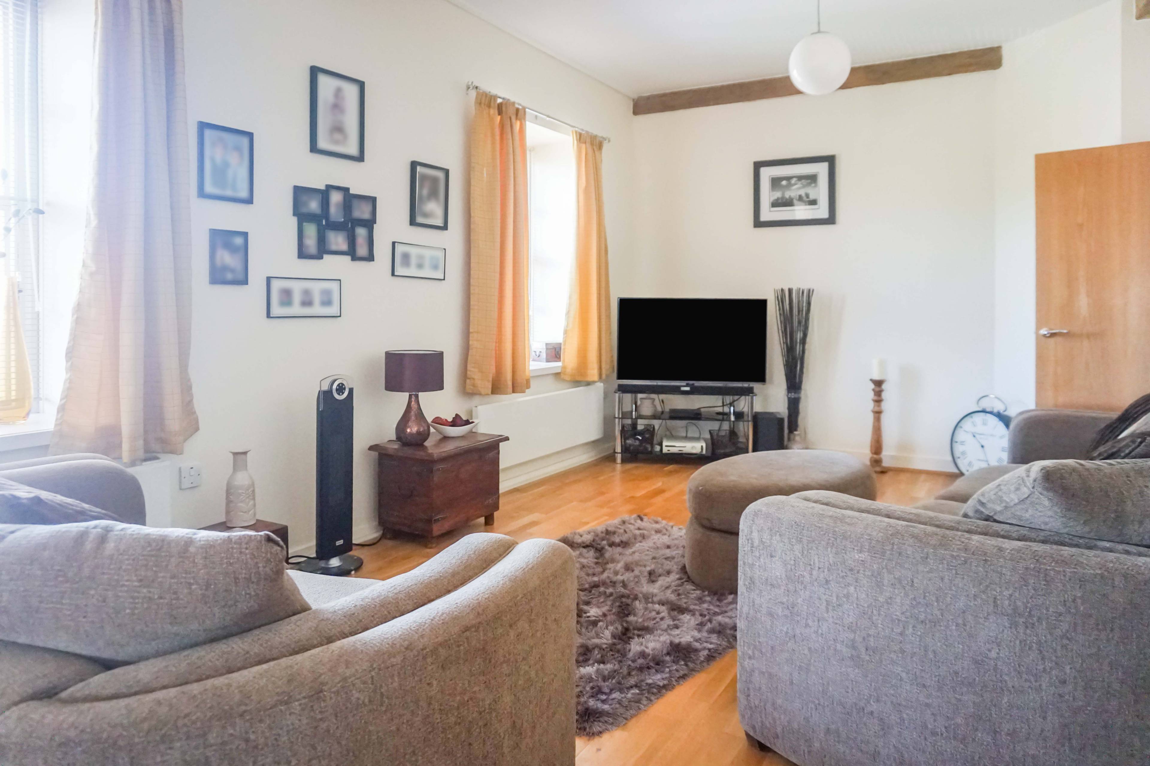 Lounge / Kitchen