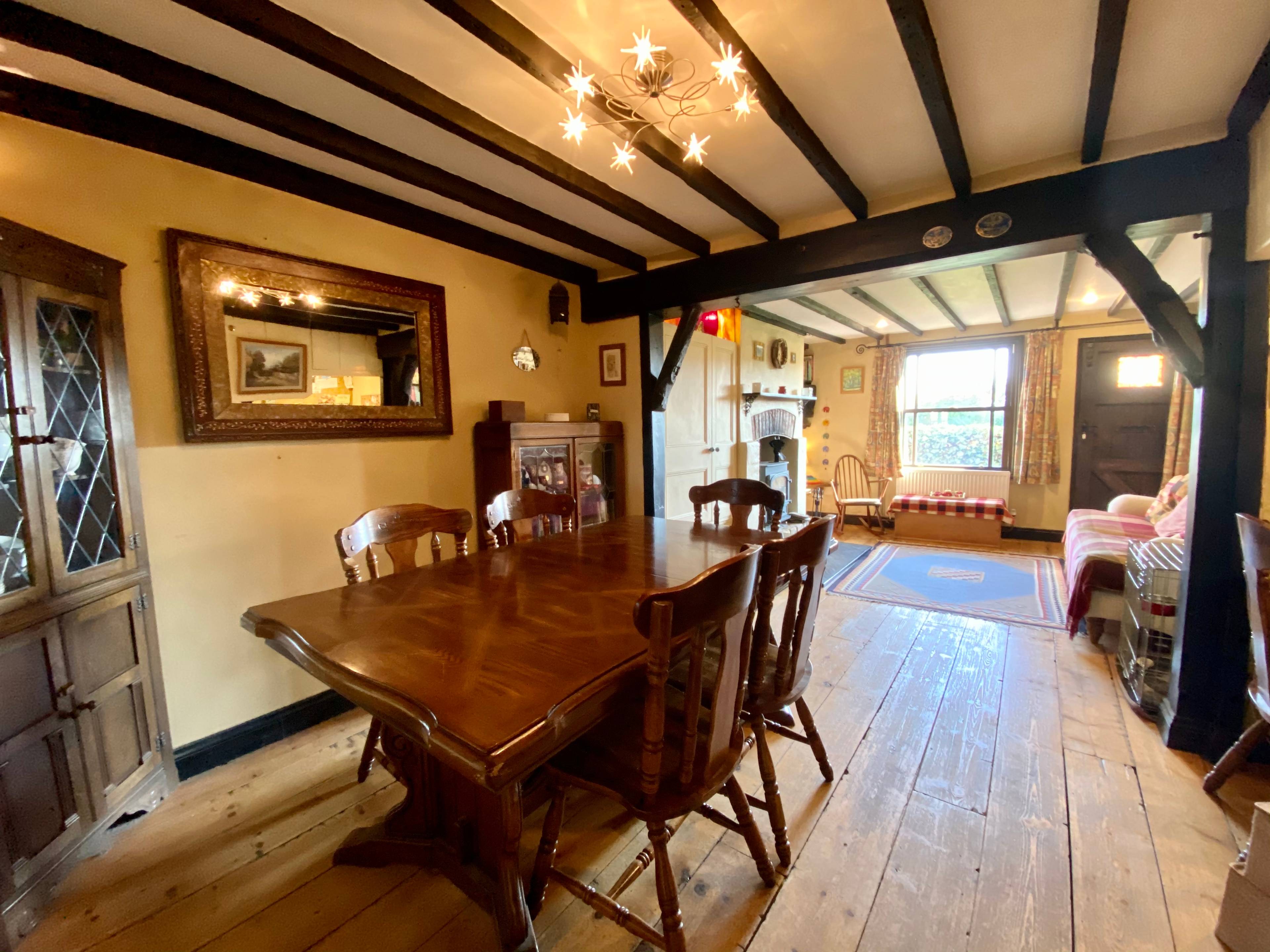 Lounge/Dining Room