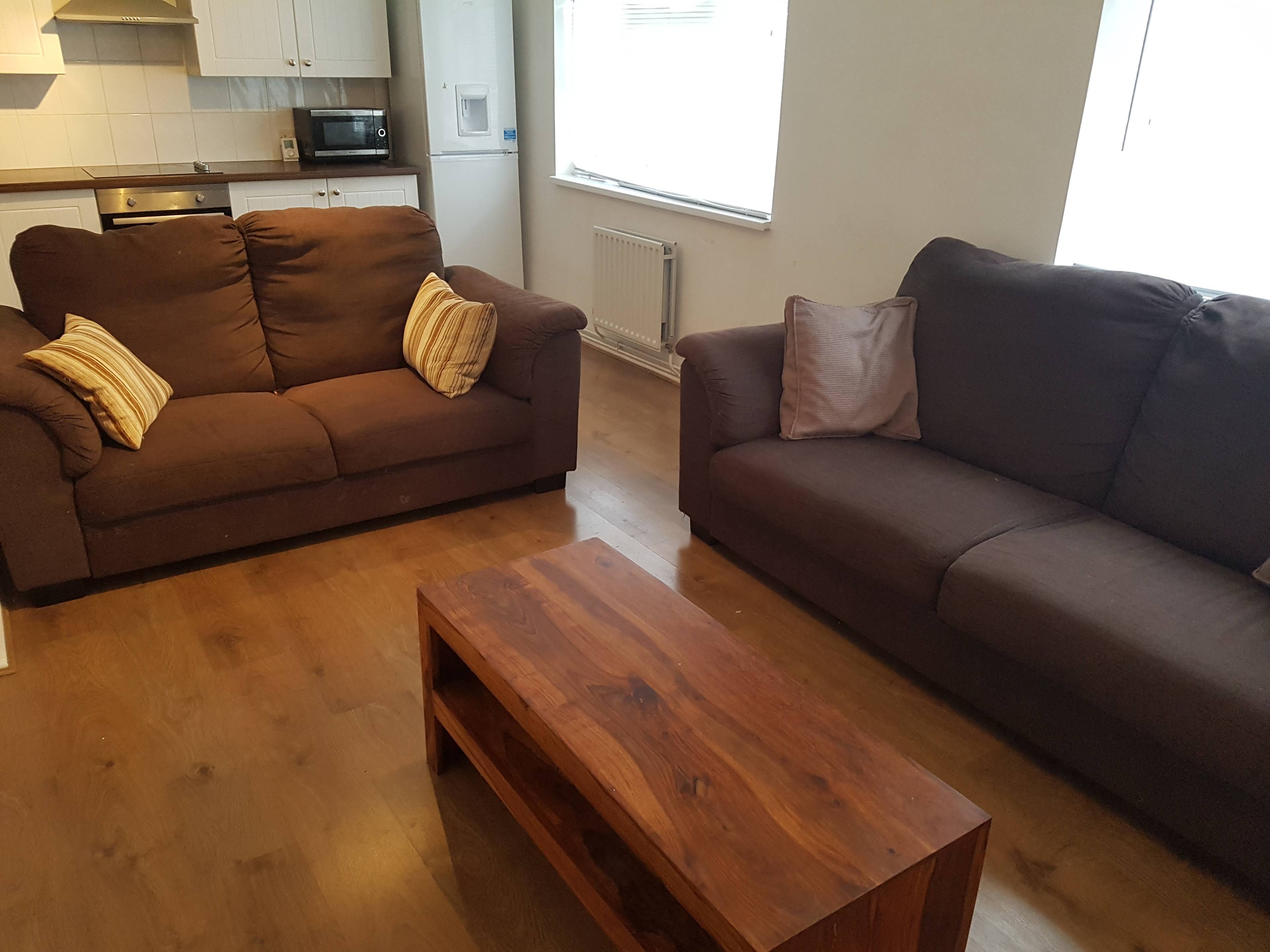 Lounge / Kitchen