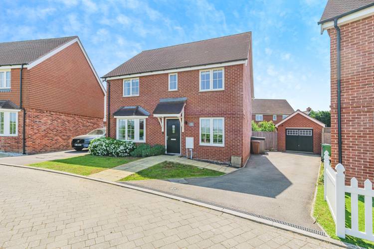 4 bedroom detached house
