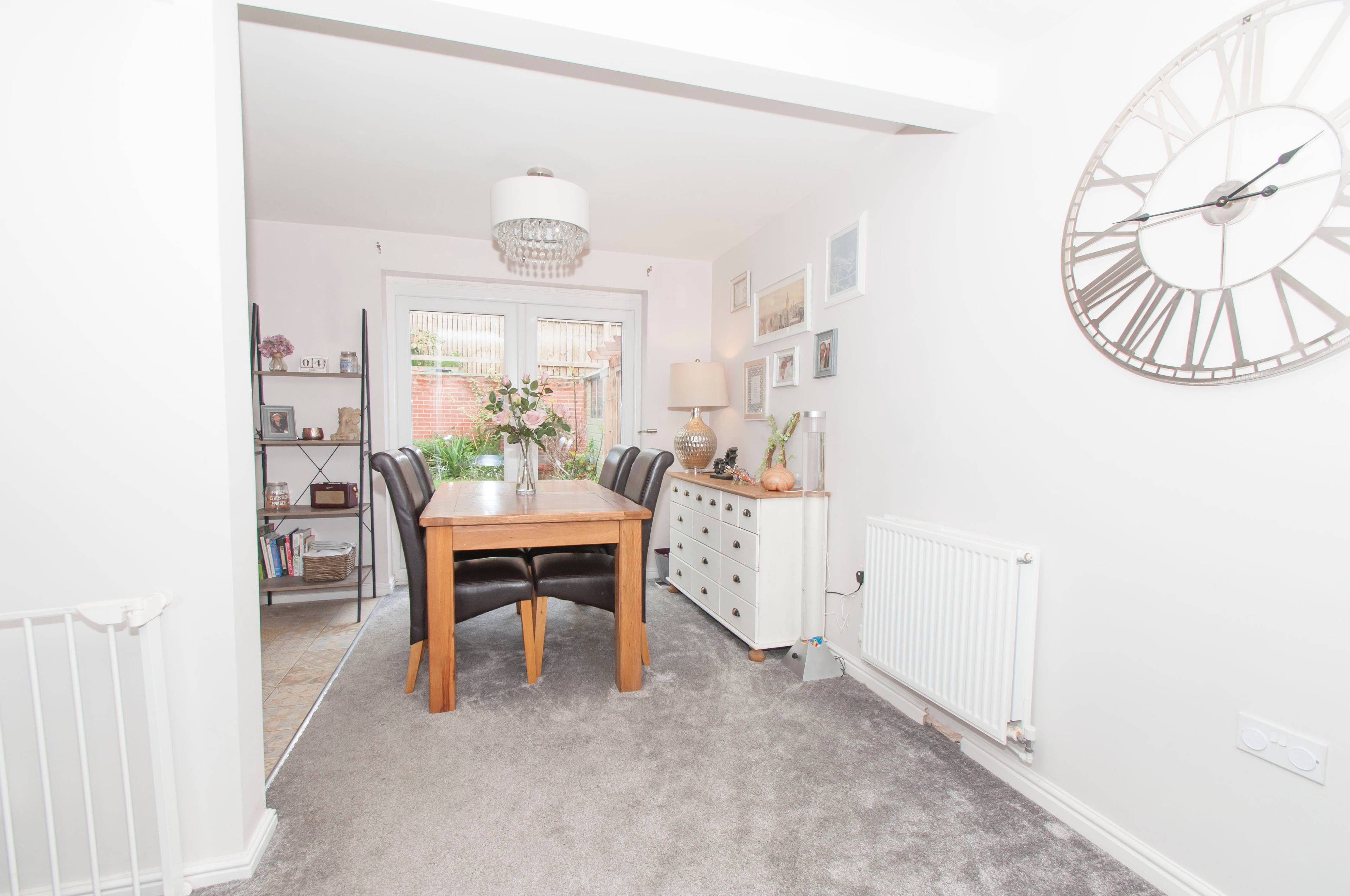 Lounge/Dining Room
